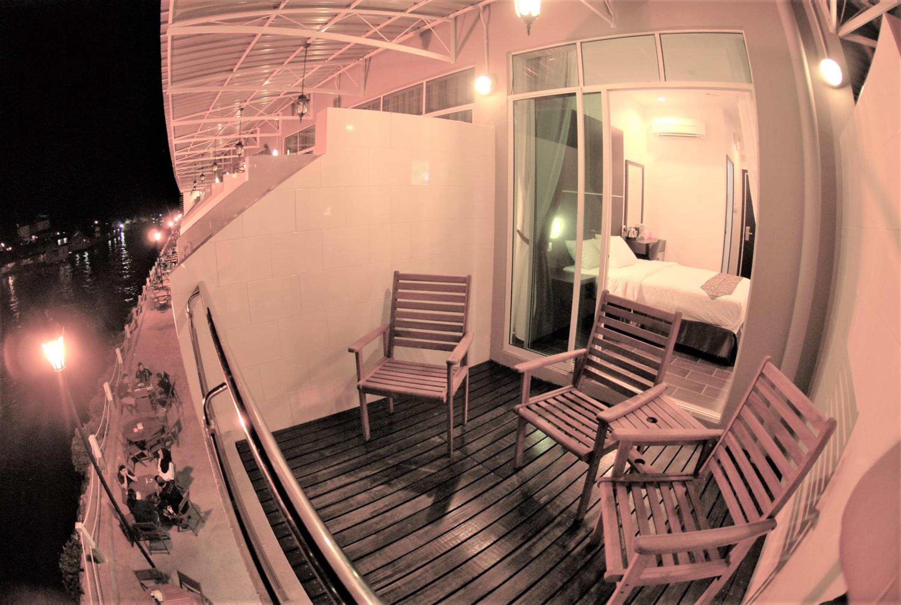 Family Room with Sea View photo 3