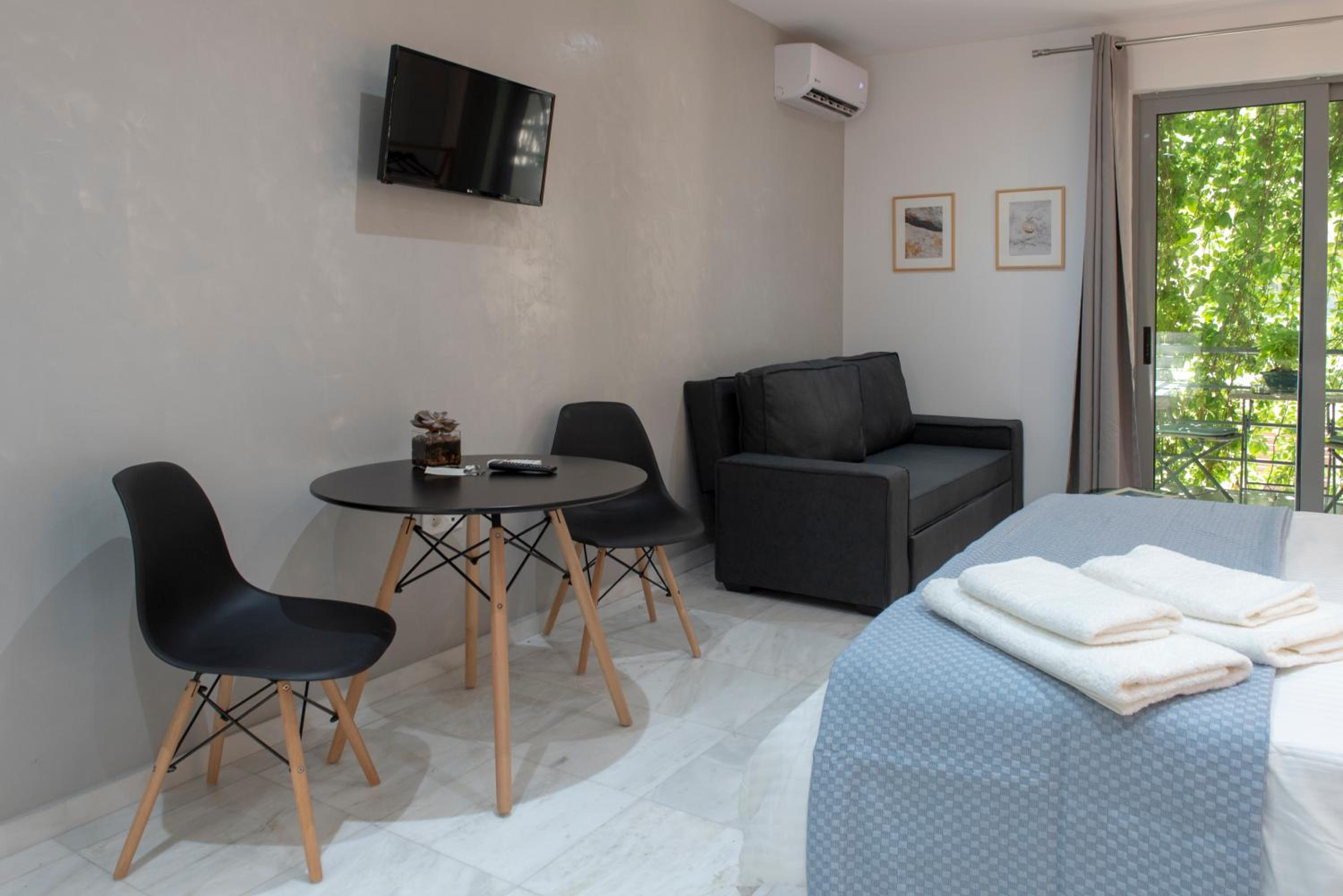 Junior Suite with Balcony photo 2
