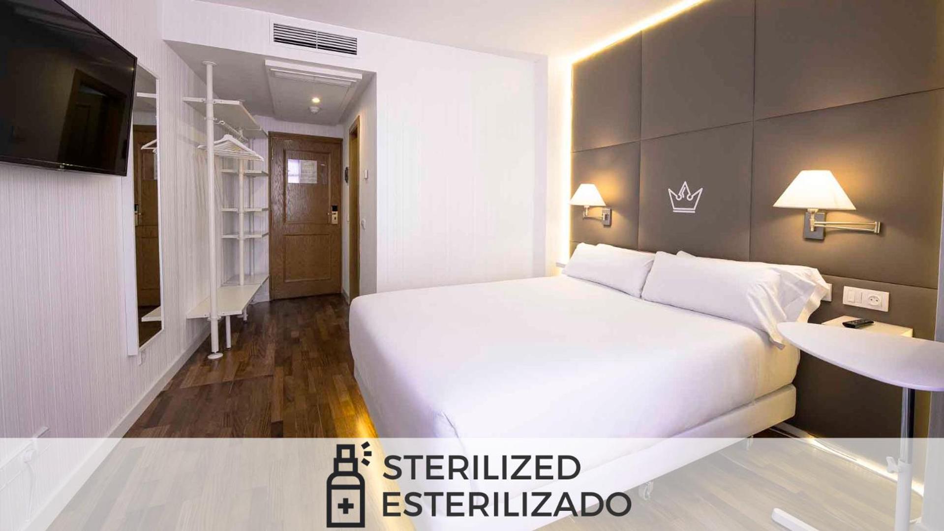Double or Twin Room - Photo 2