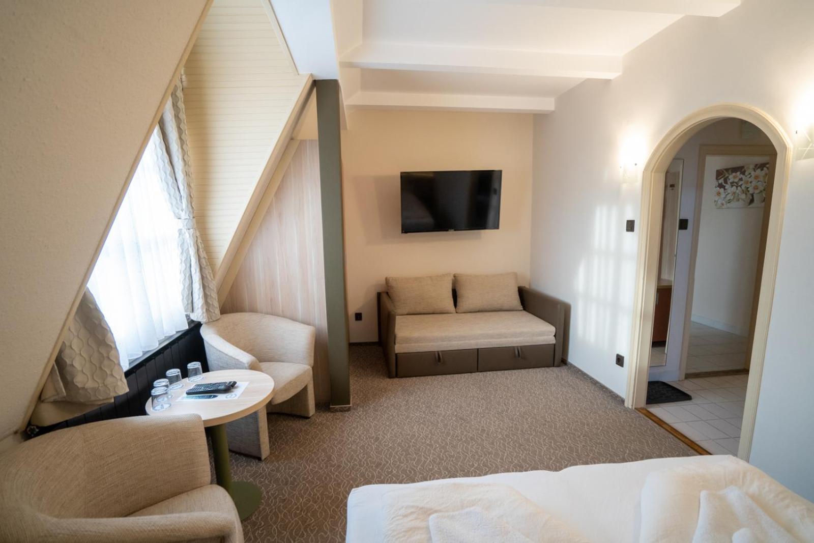 Quadruple Room - Photo 1