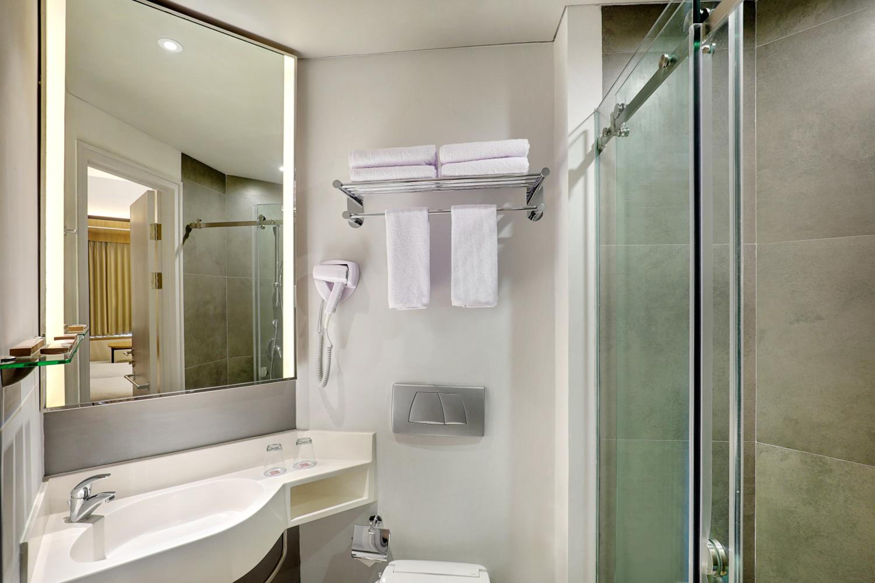 Standard King Room - Photo 2