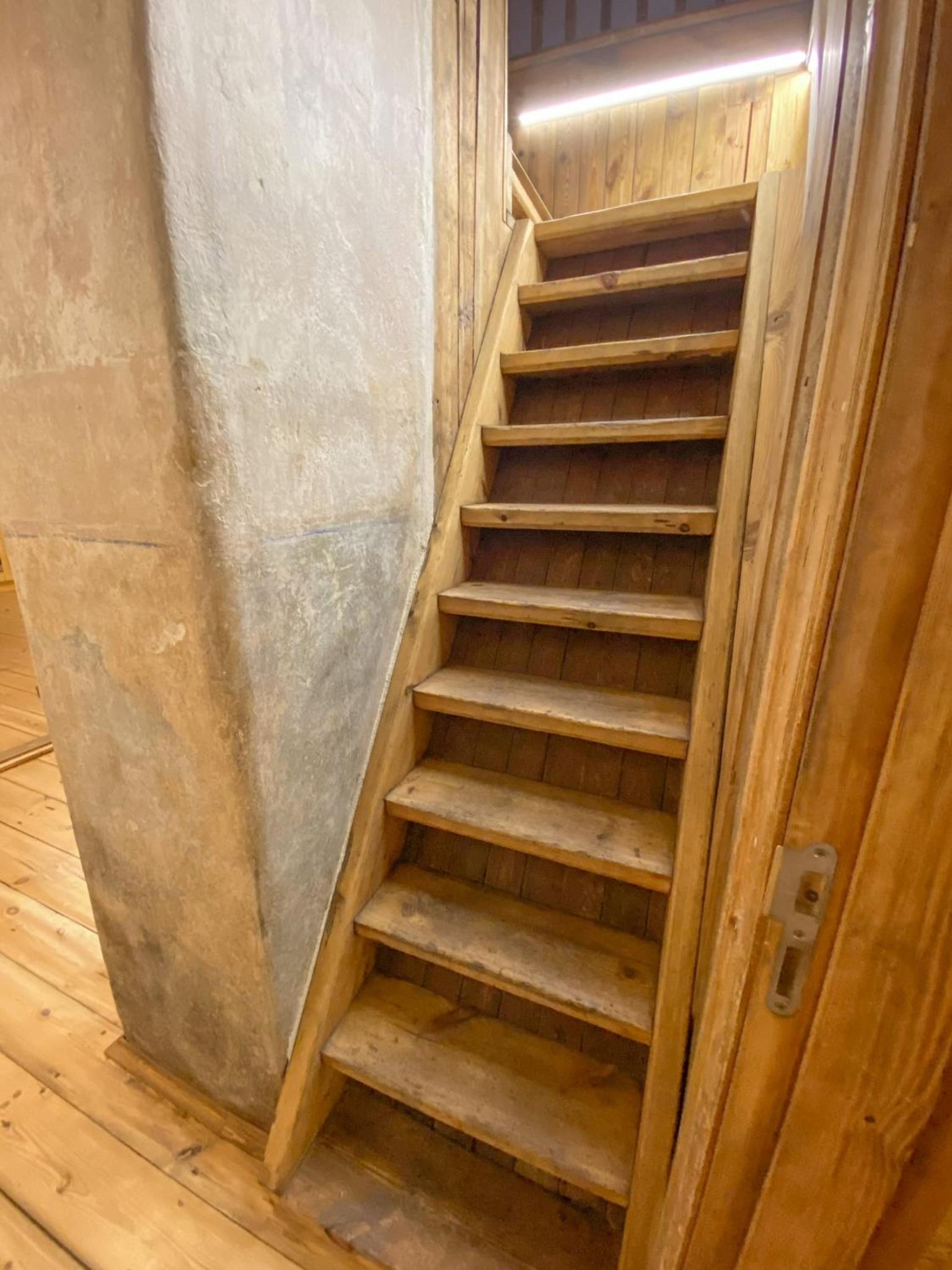 Studio with Balcony - Photo 8