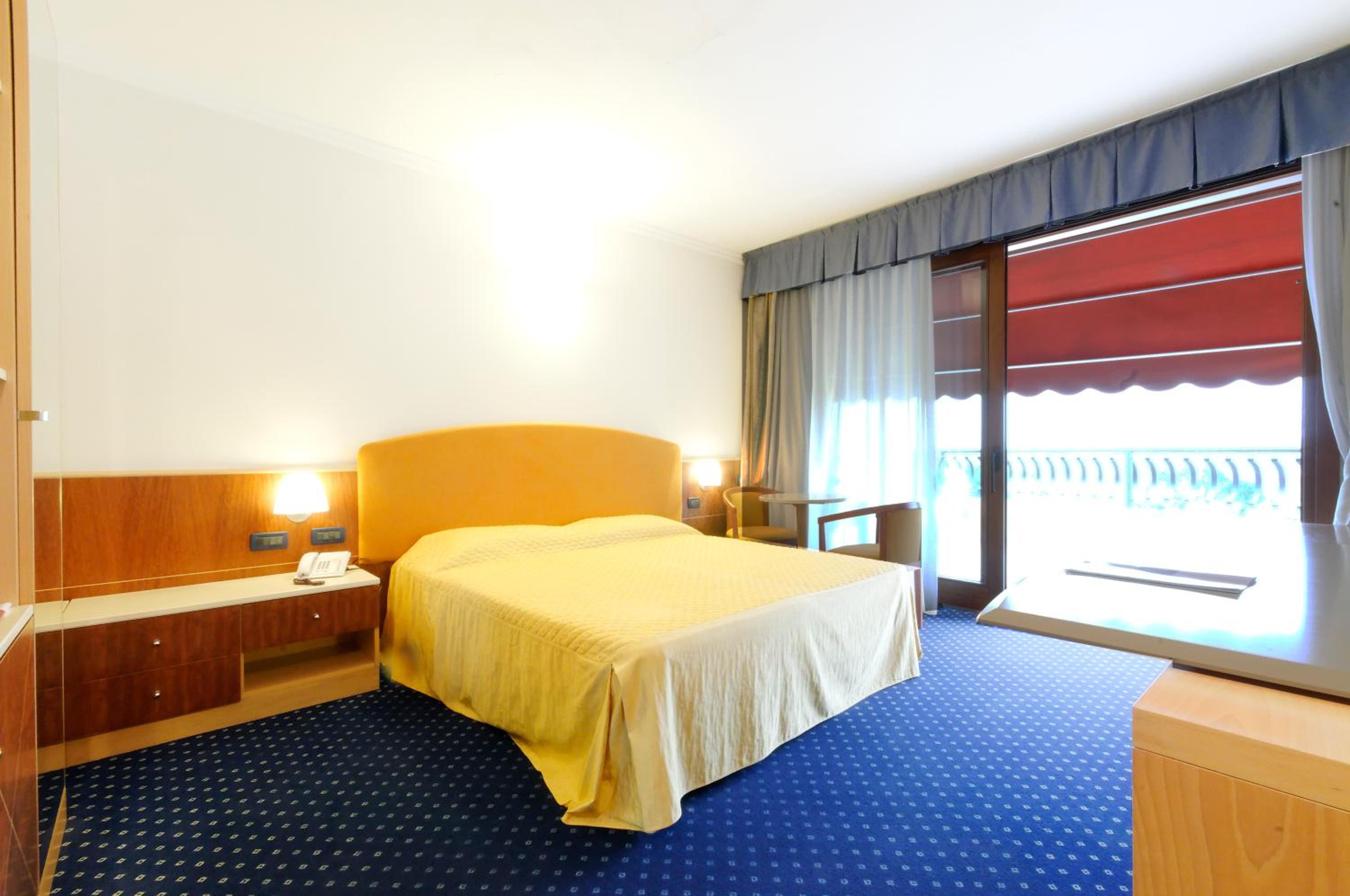 Double or Twin Room with Balcony photo 1