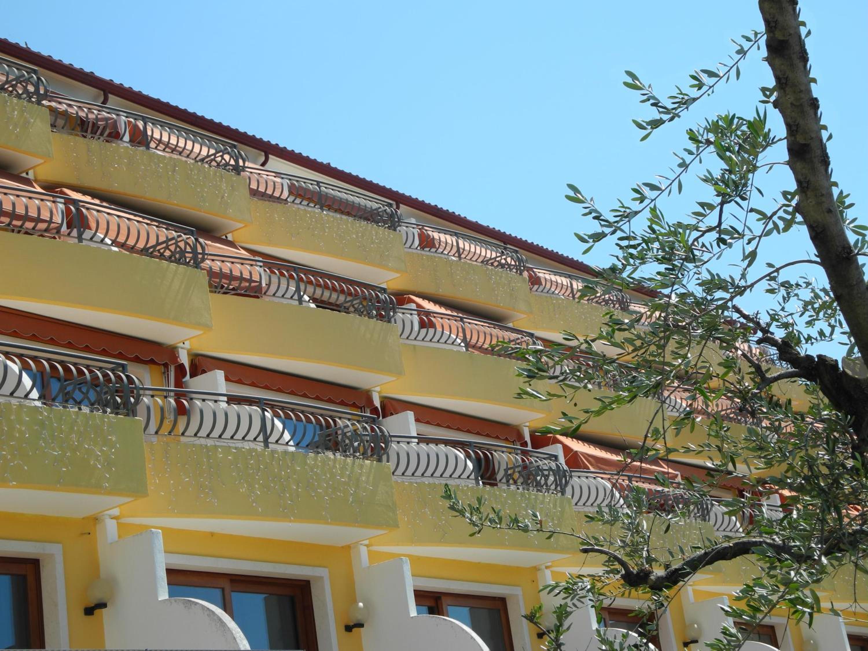 Triple Room with Balcony photo 2