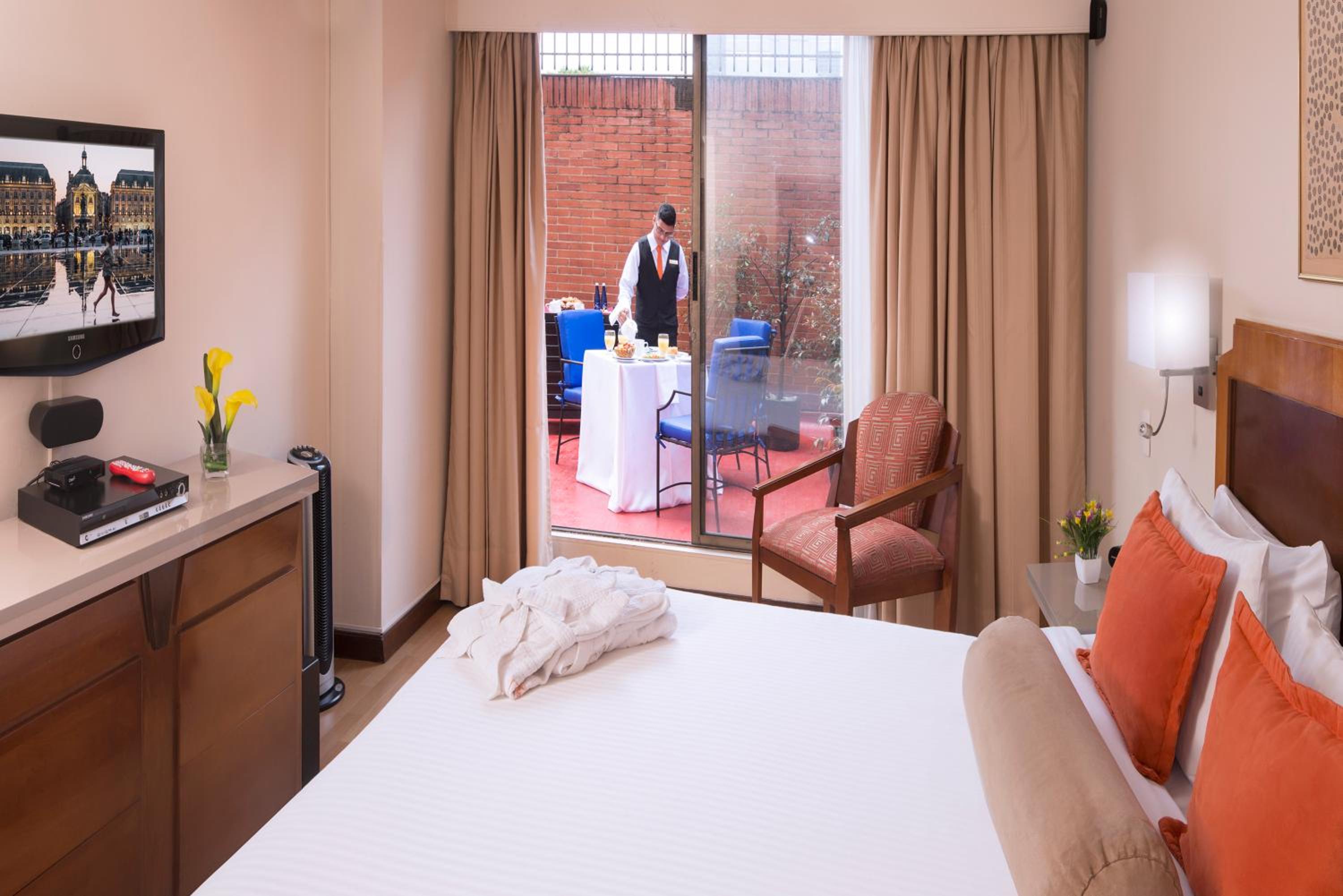 Junior Suite with Terrace - Photo 22