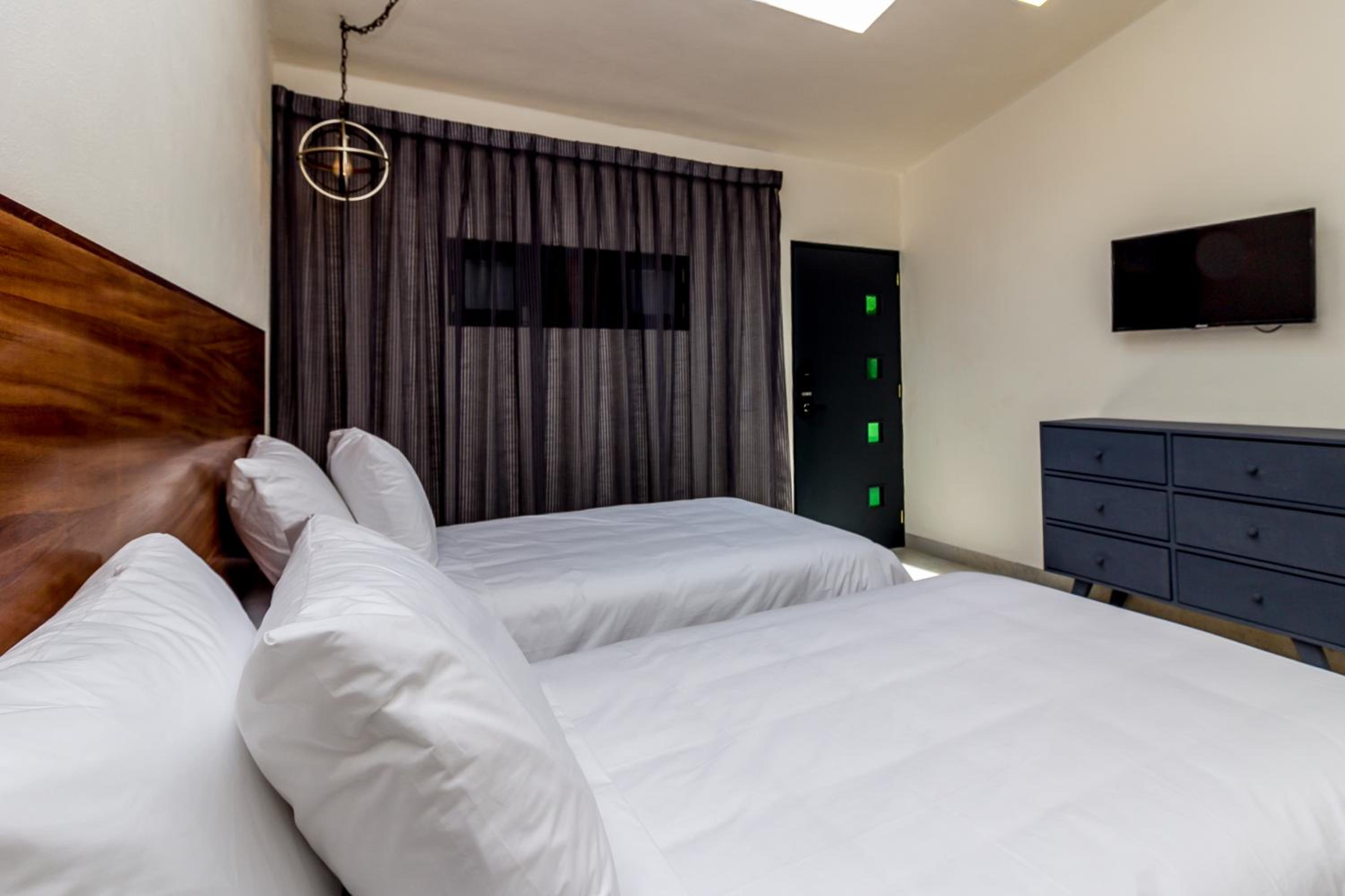 Superior Deluxe Double or Twin Room  - Photo 6