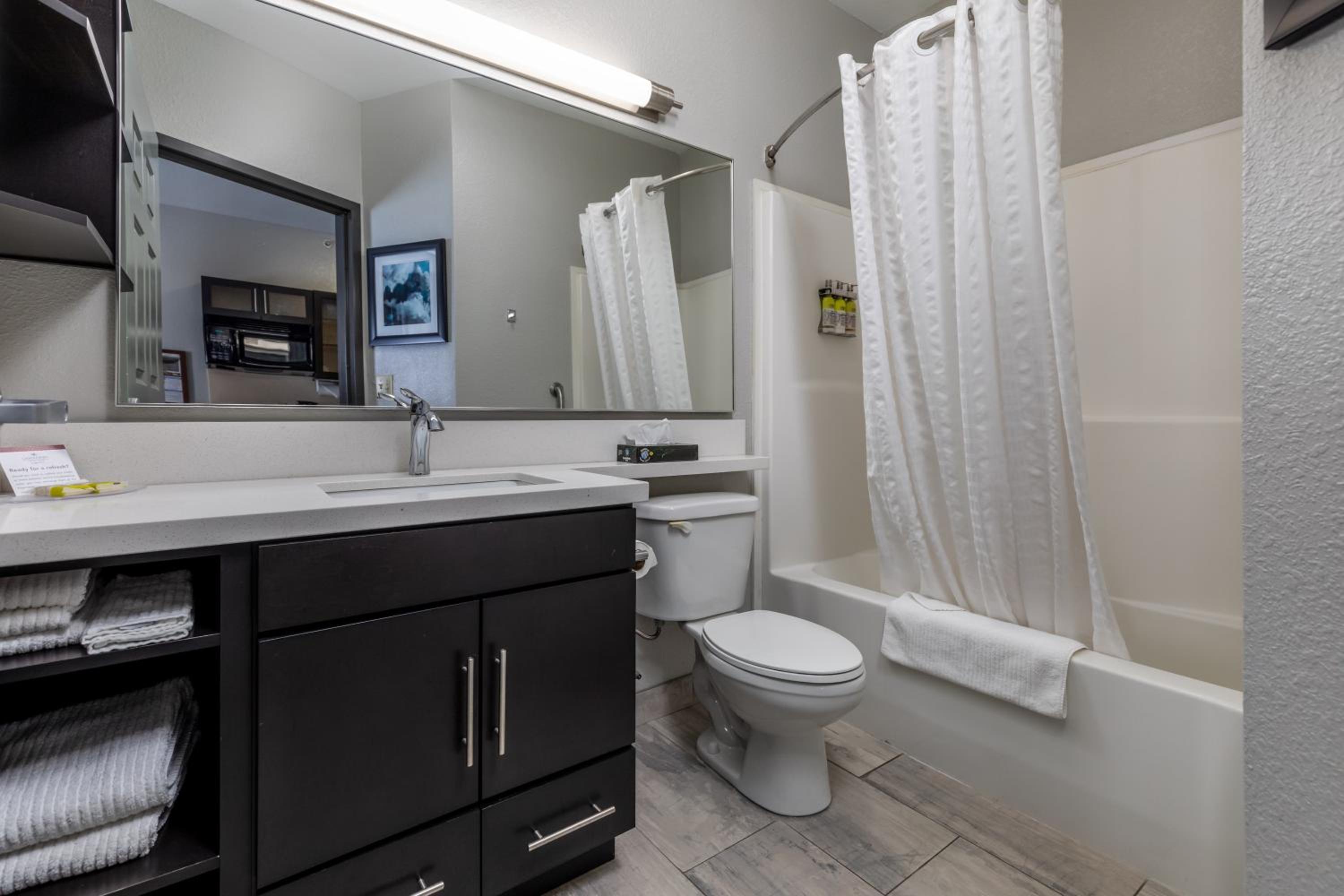 Studio Suite - Photo 1