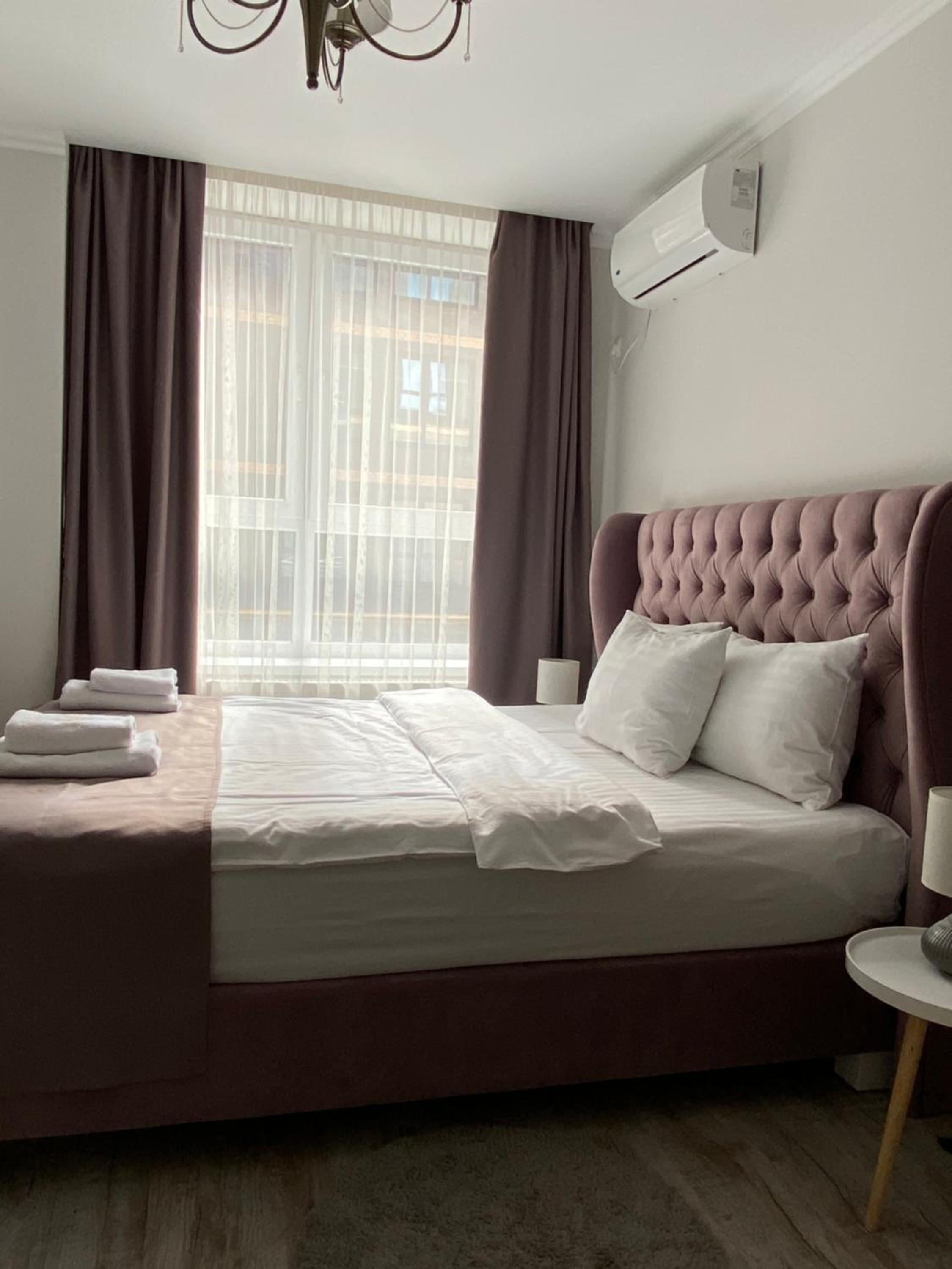 Deluxe King Room with mini-kitchen