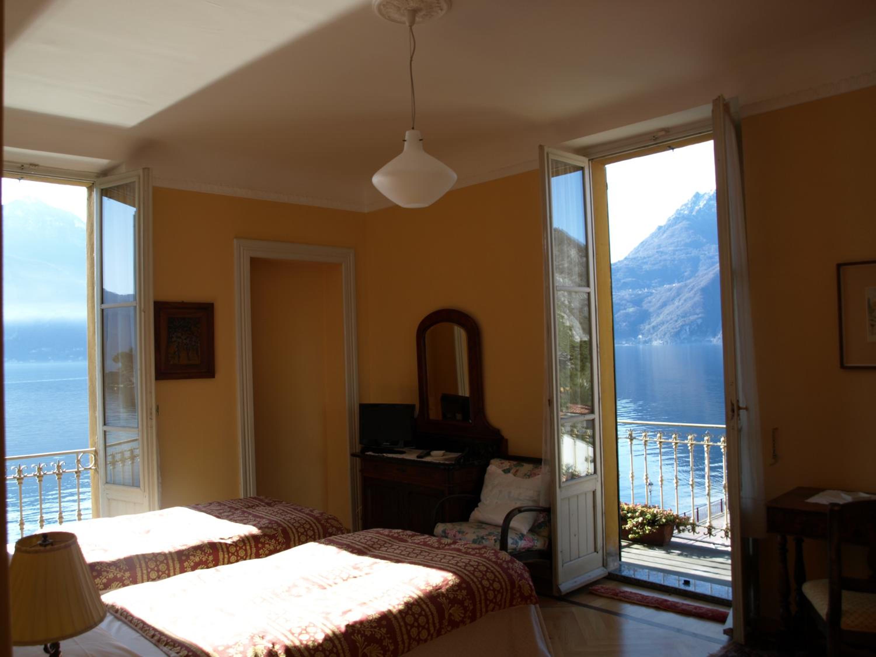 Superior Double Room with Lake View photo 2