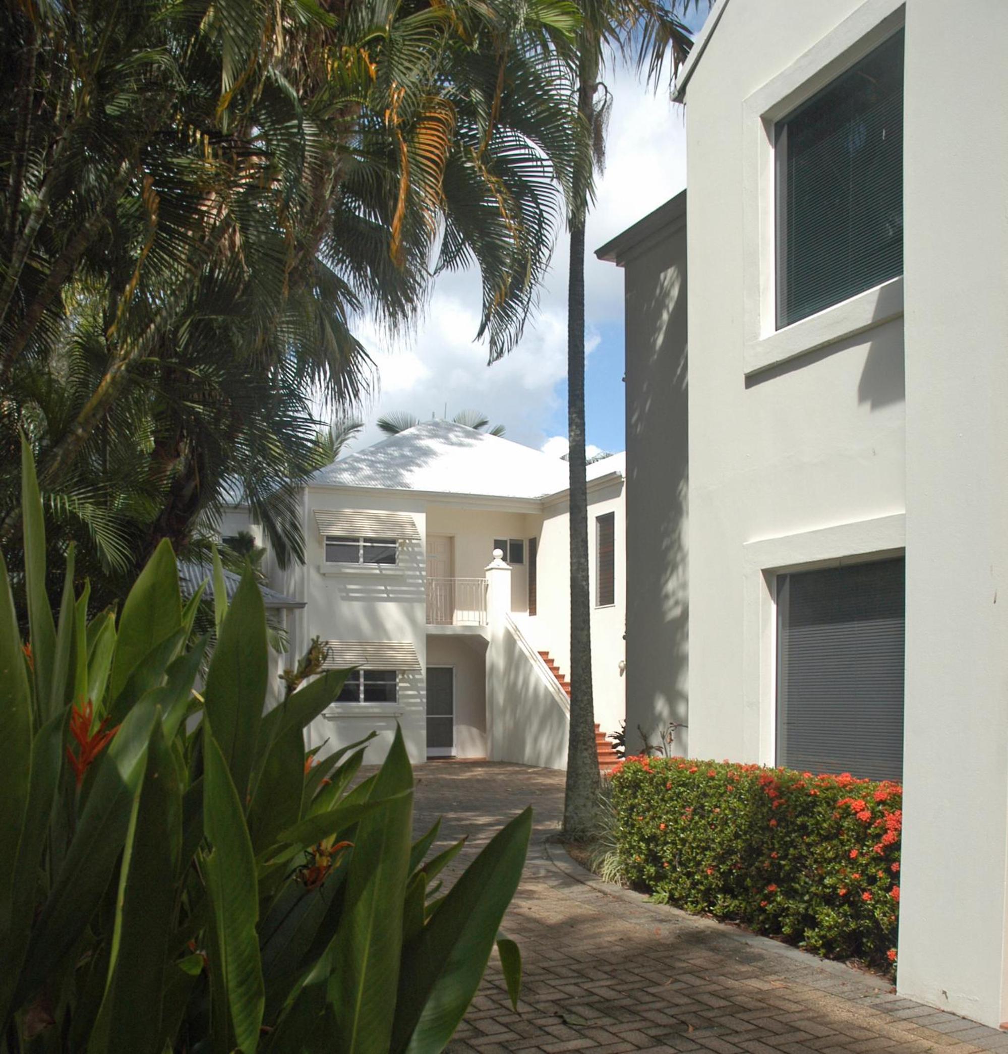 Three-Bedroom Townhouse photo 3