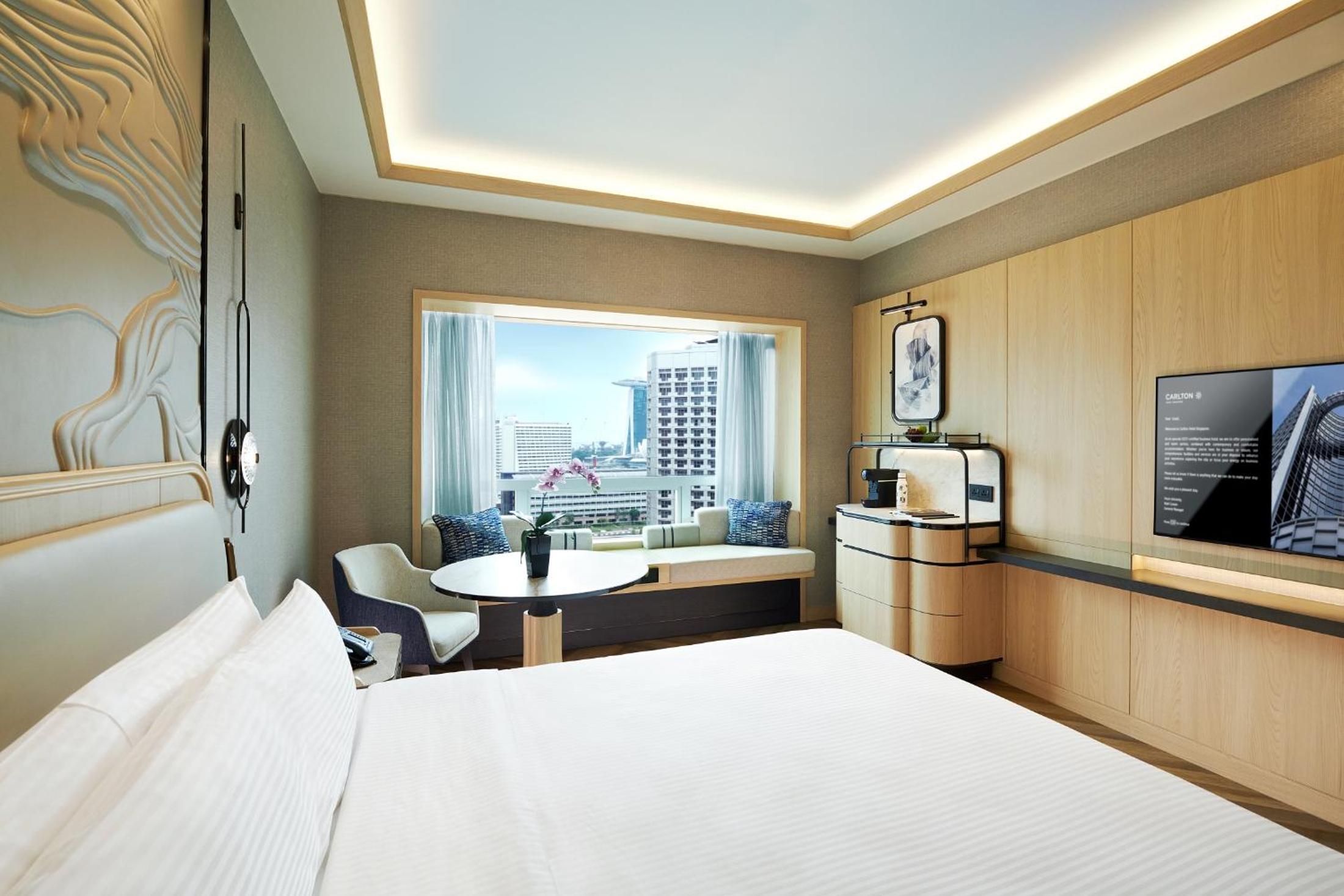 Premier Club King or Hollywood Twin Room (Newly Renovated)