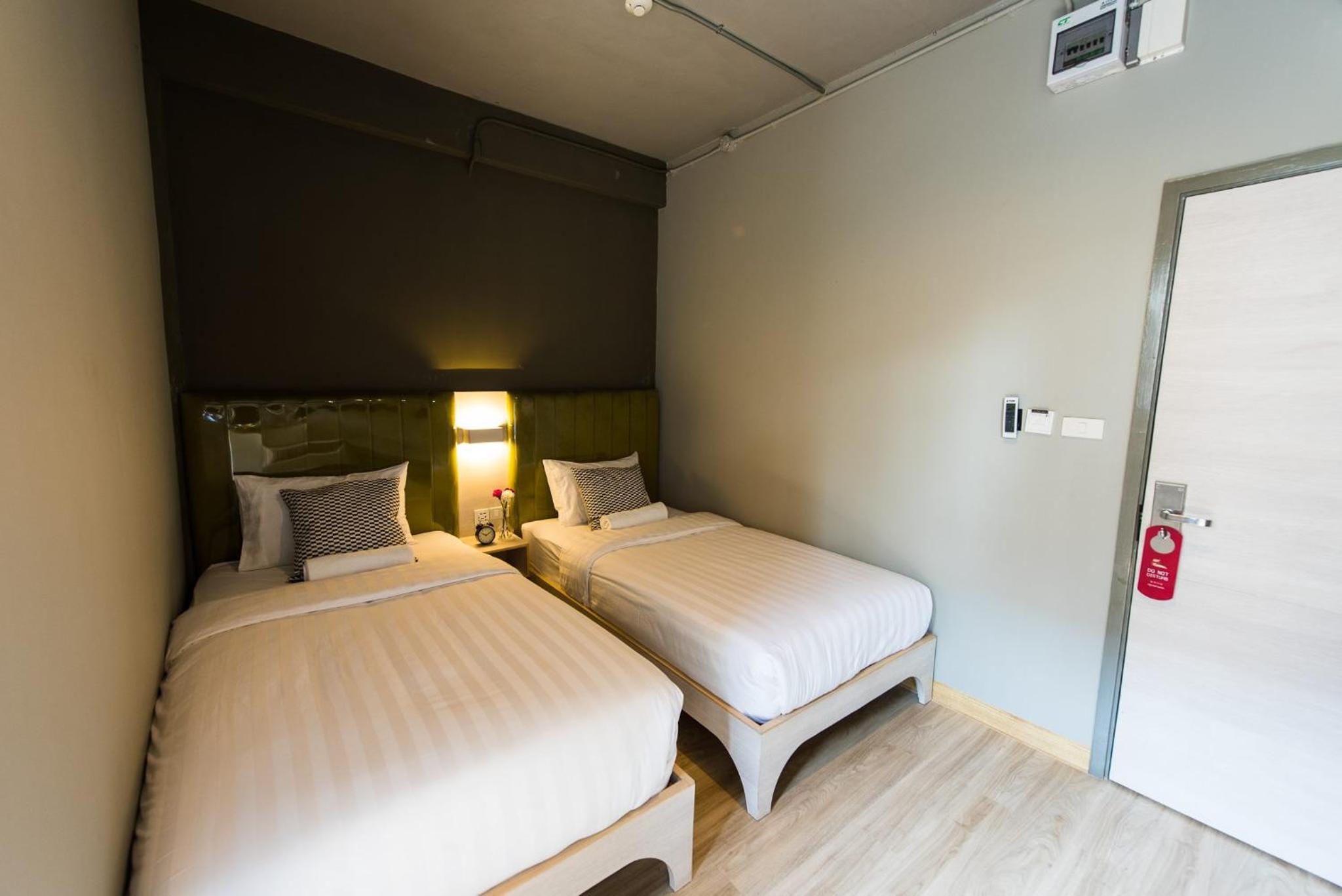 Twin Room with Private Bathroom photo 1