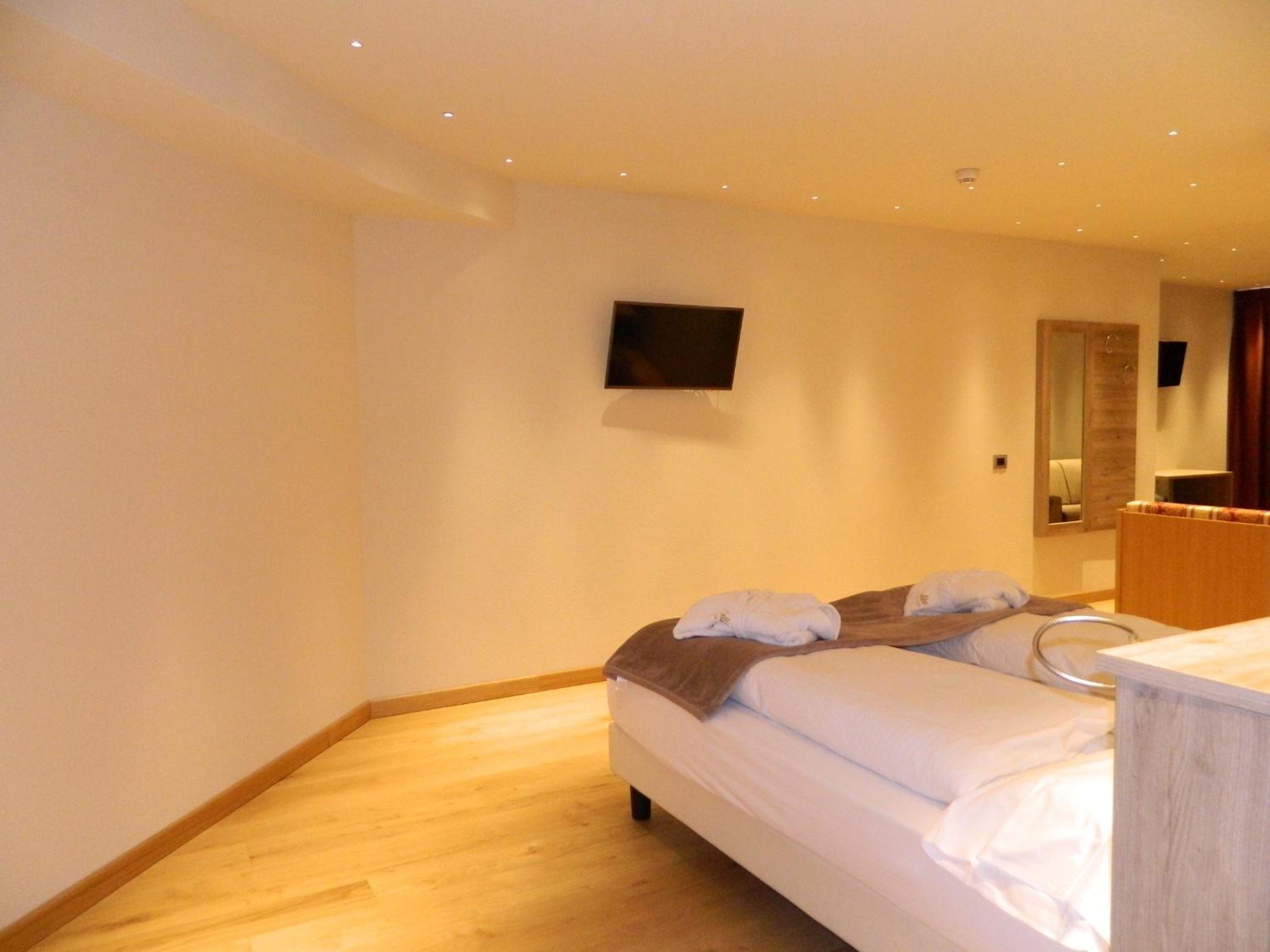 Family Room photo 3