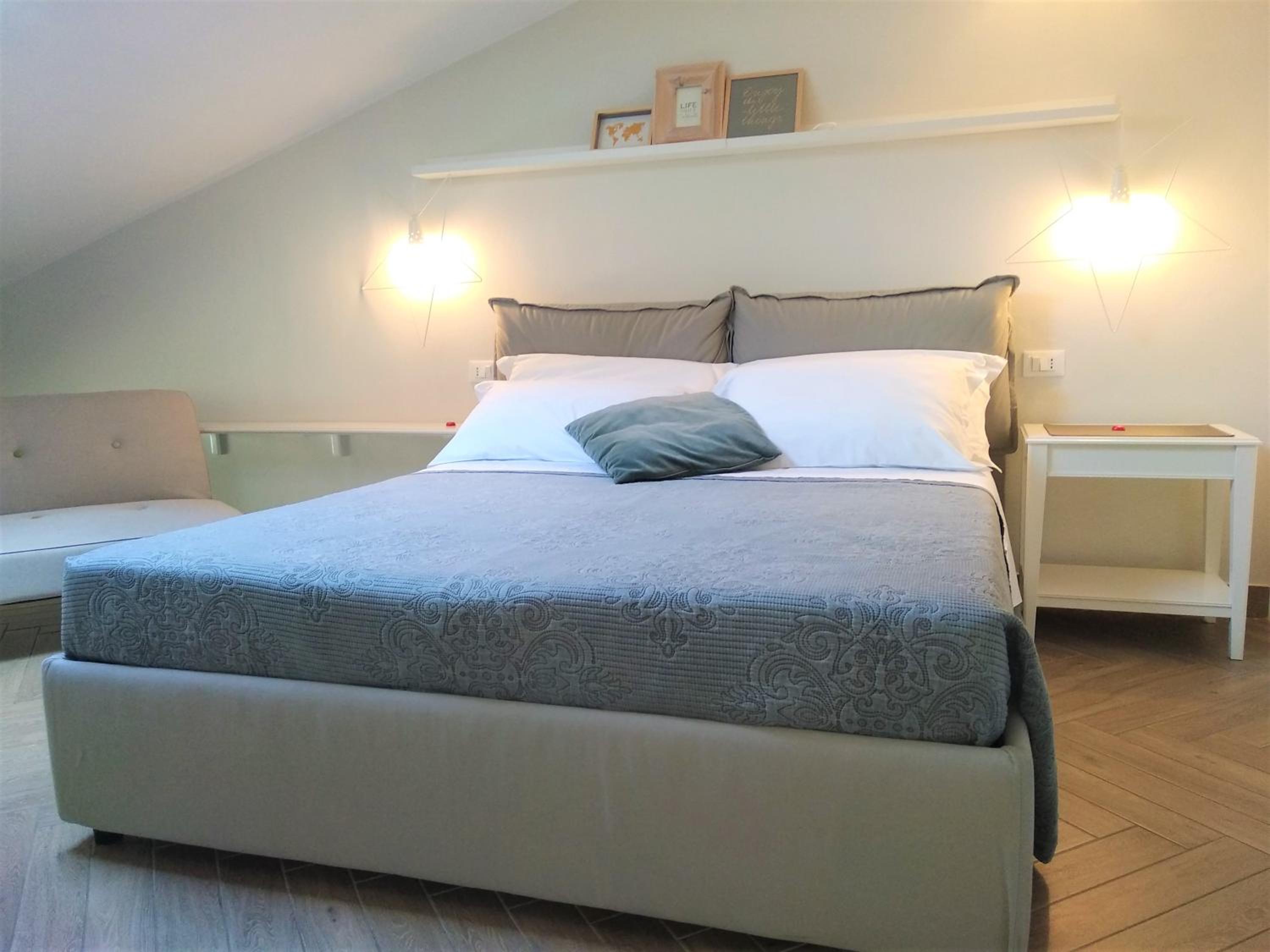 Deluxe Double Room with Extra Bed - Photo 1