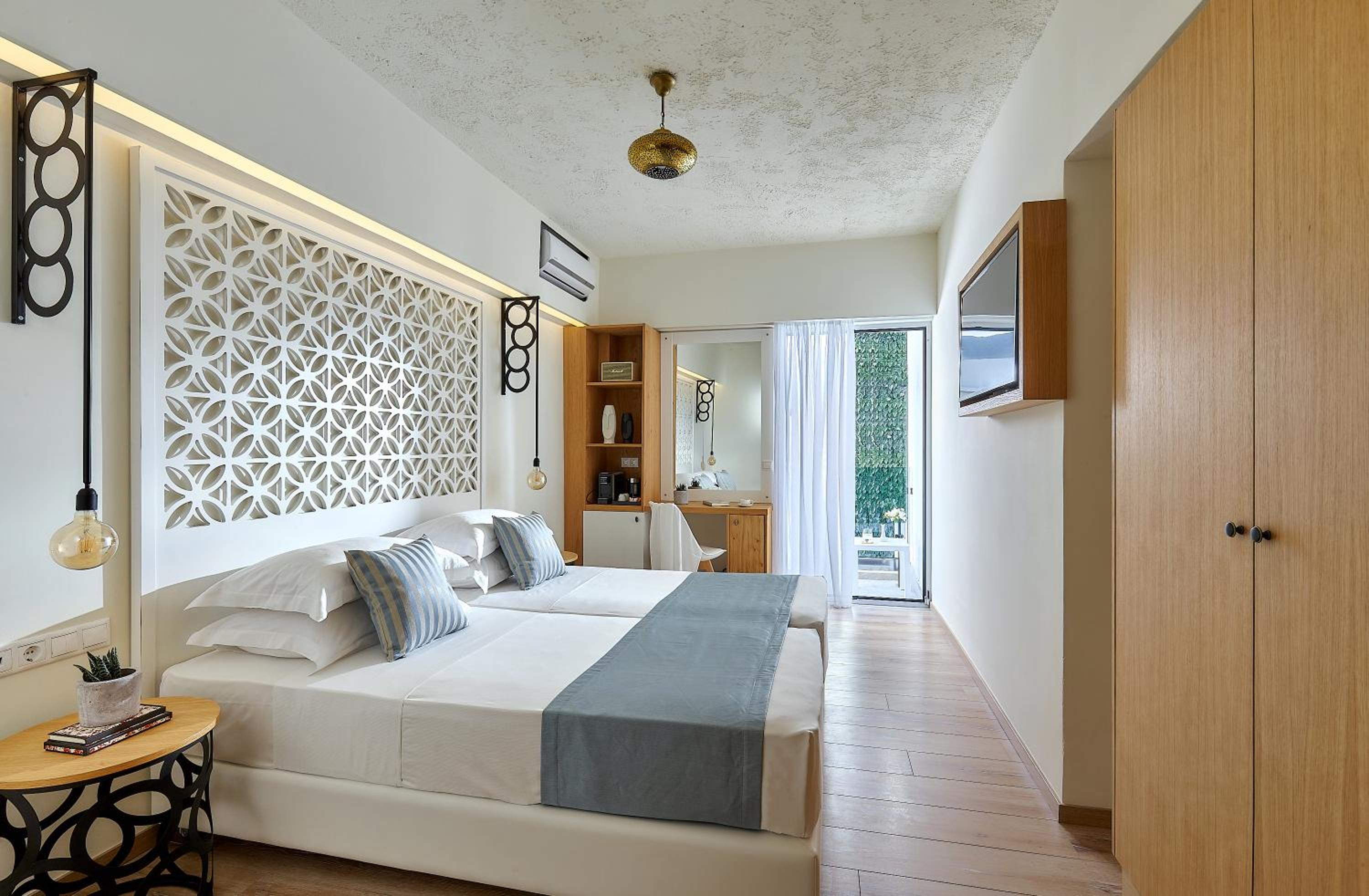Superior Double Room with Pool View photo 1