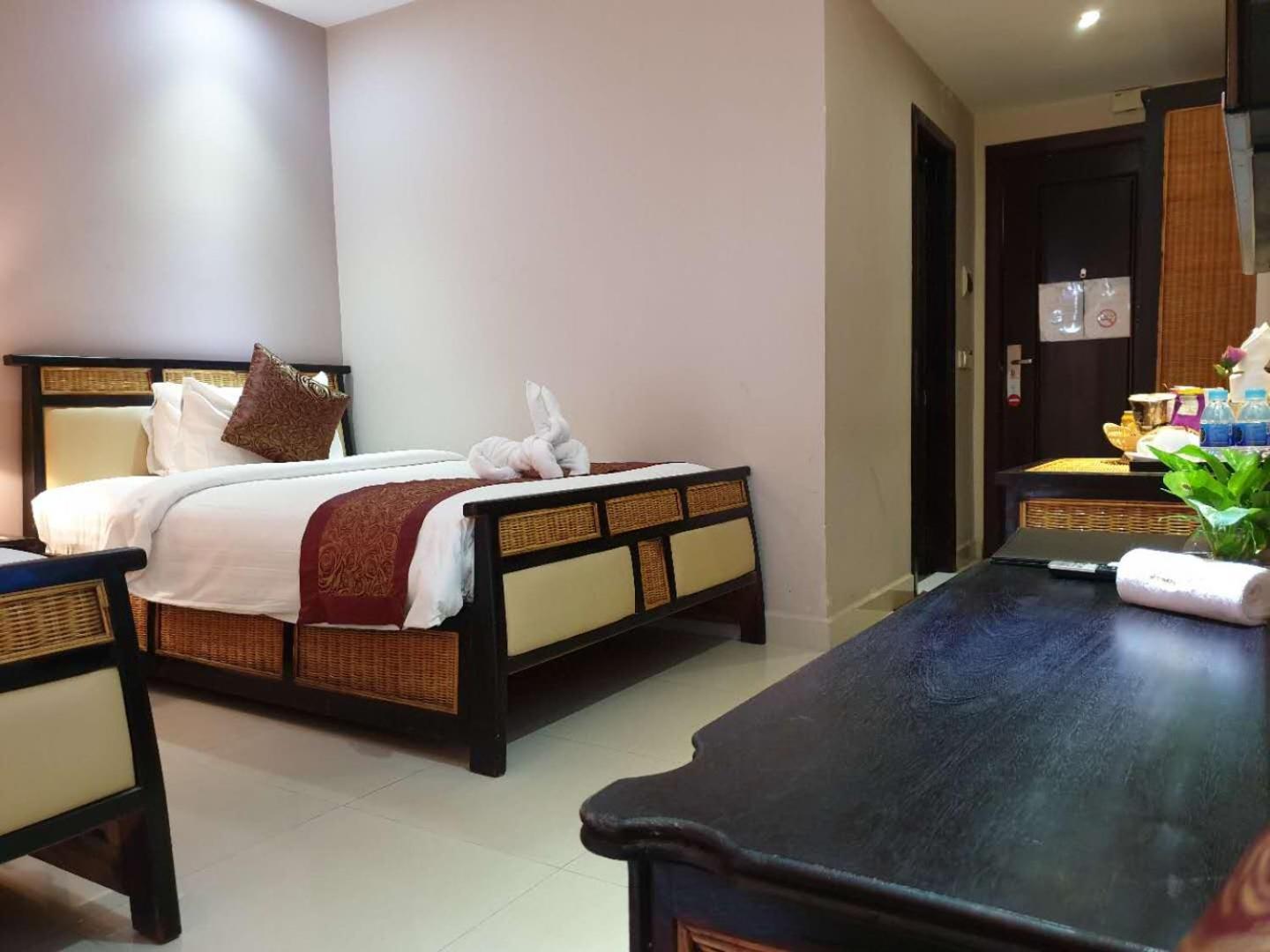 Deluxe Twin Room - Photo 7