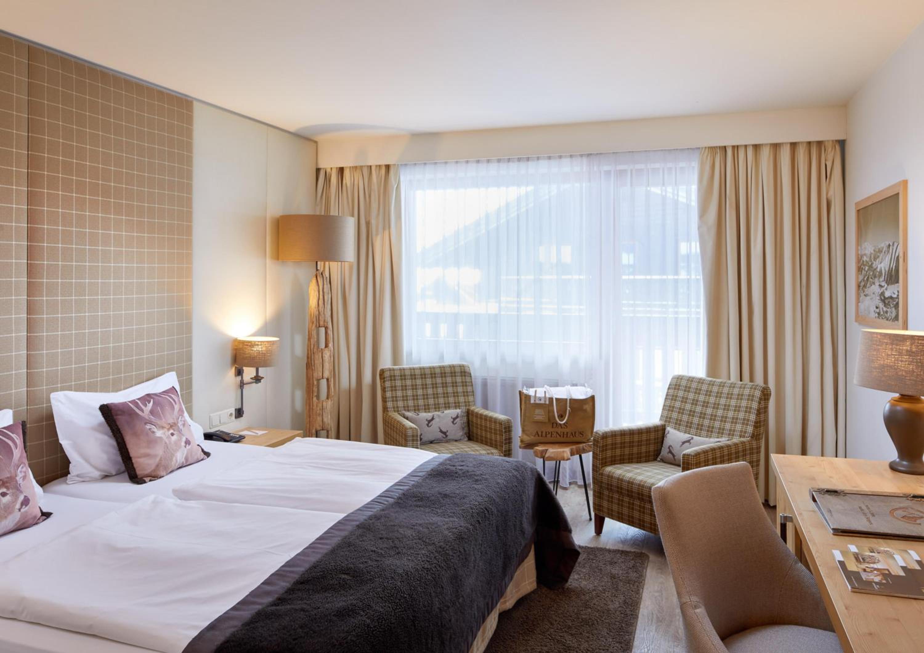 Superior Double Room with Balcony - Photo 2