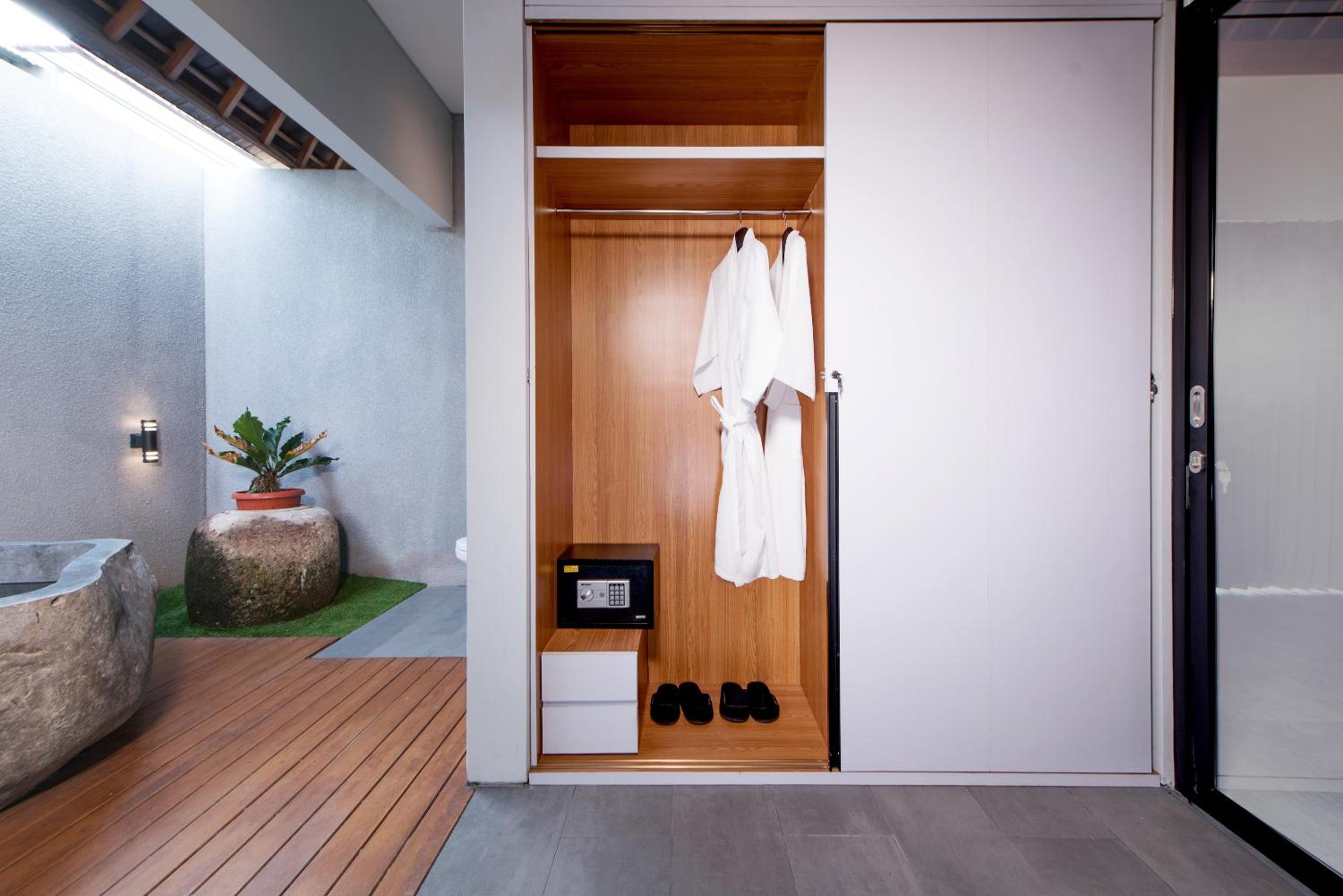 Two-Bedroom Private Pool Villa - Photo 9