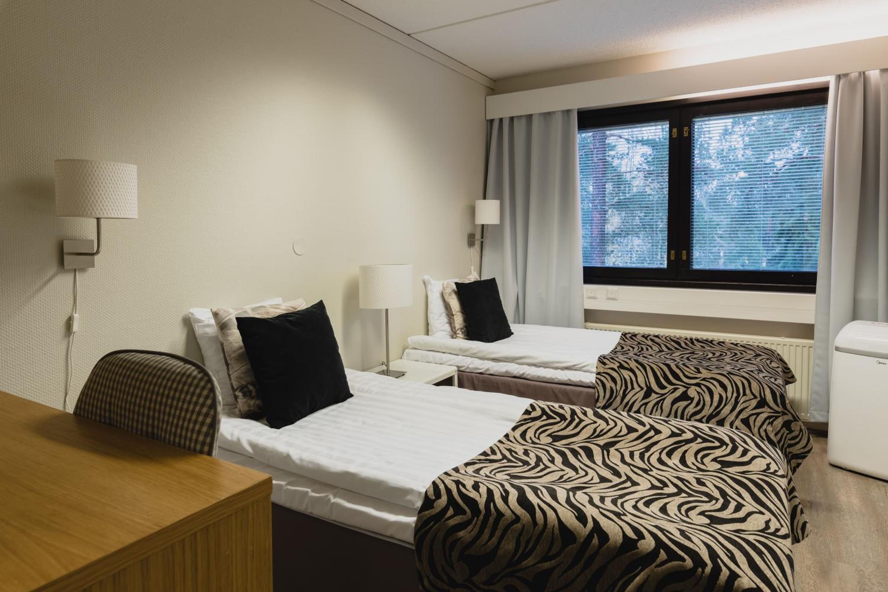 Standard Twin Room - Photo 1
