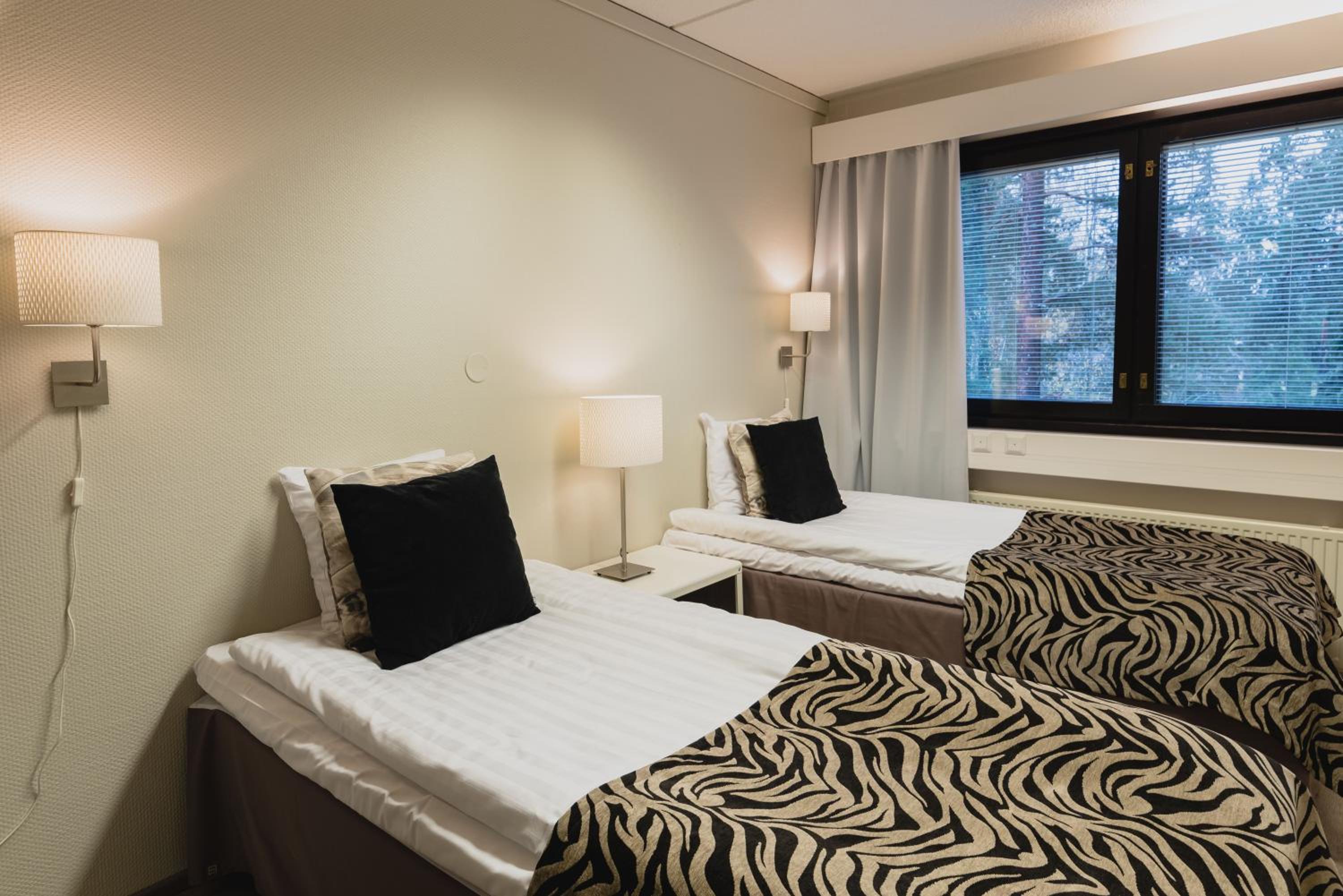 Standard Twin Room - Photo 2