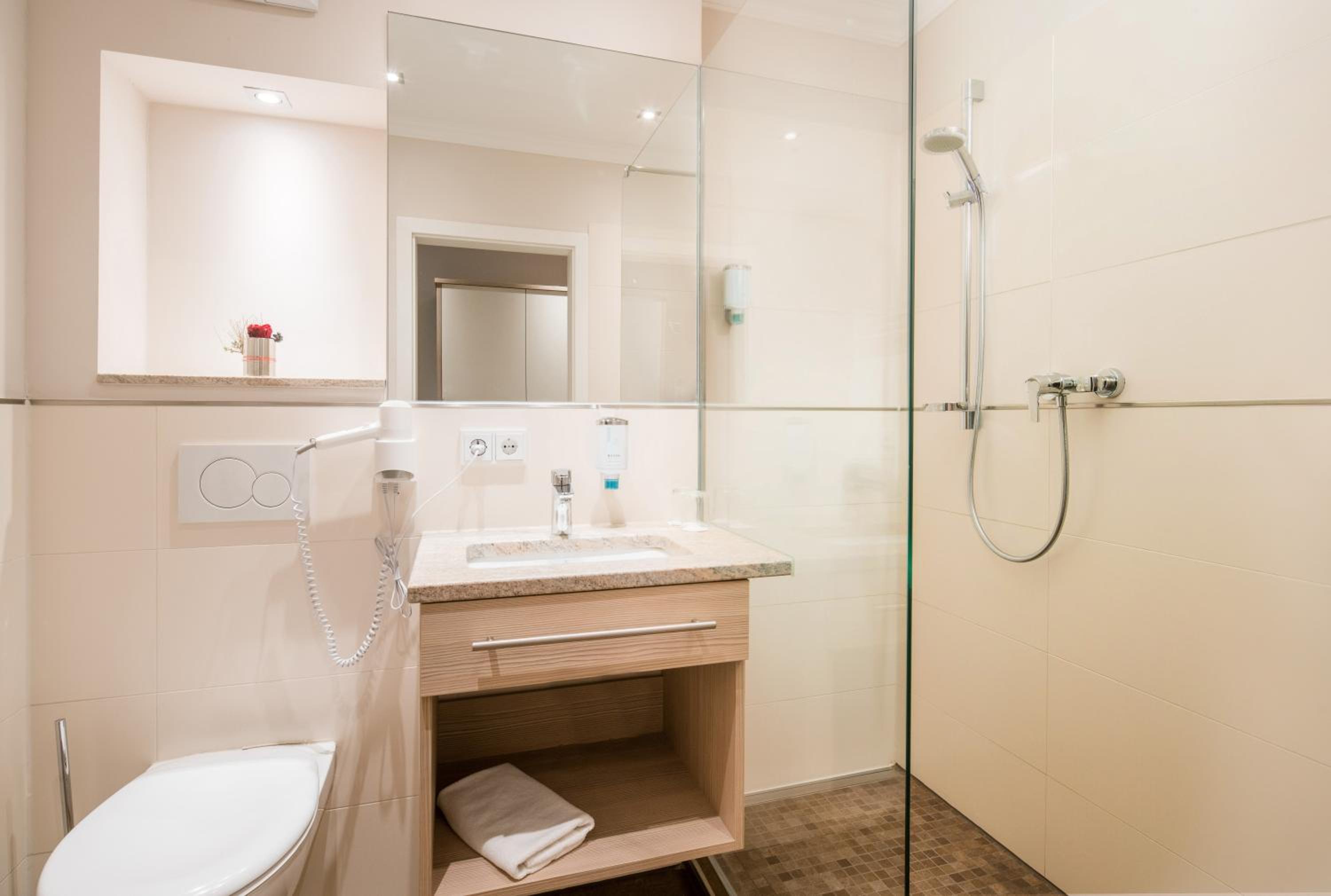 Quadruple Room - Photo 4