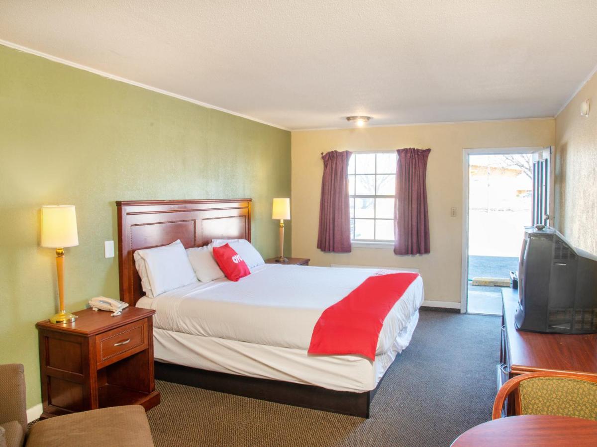 Deluxe King Room photo 2