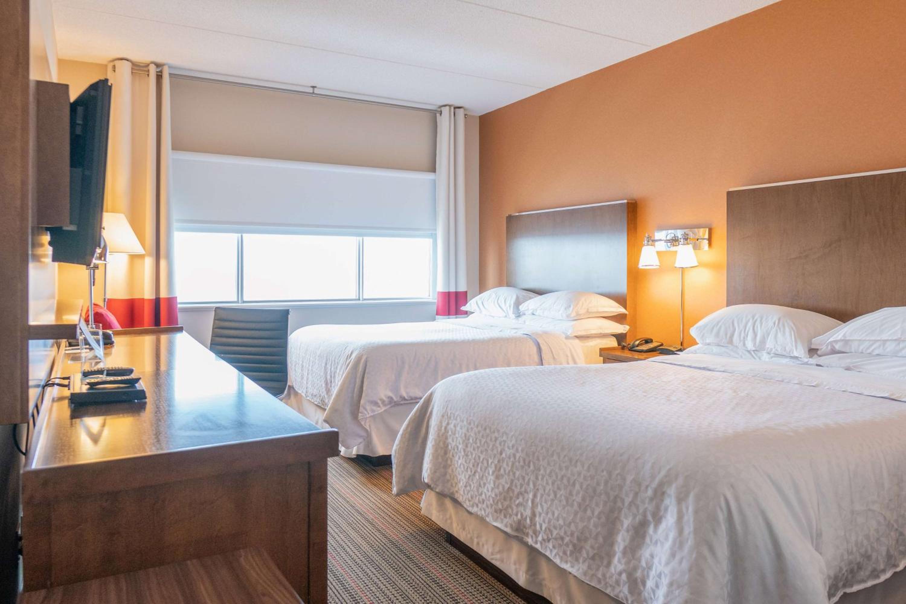 Queen Room with Two Queen Beds - Non-Smoking - Photo 1