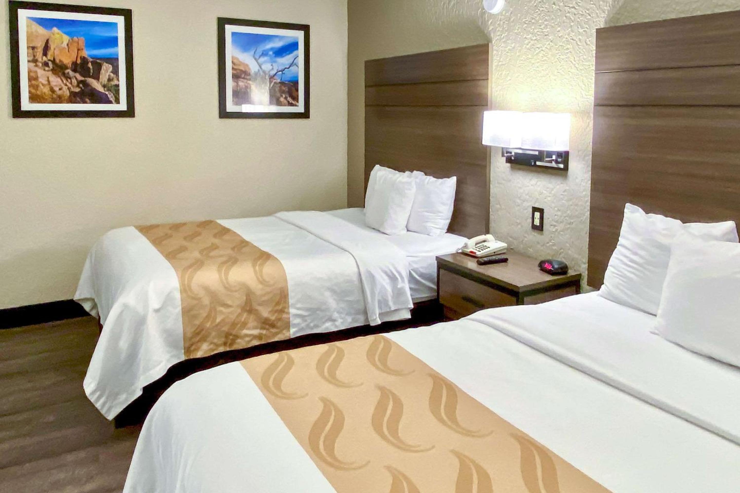 Standard Double Room with Two Double Beds - Non-Smoking - Photo 3