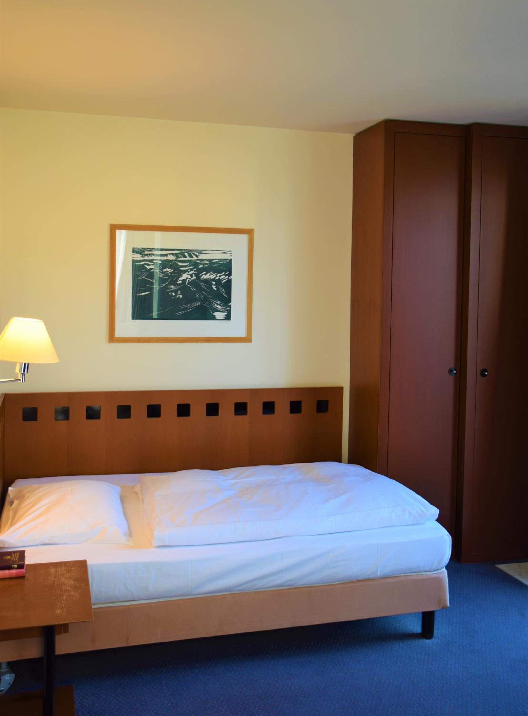 Studio with Single Bed