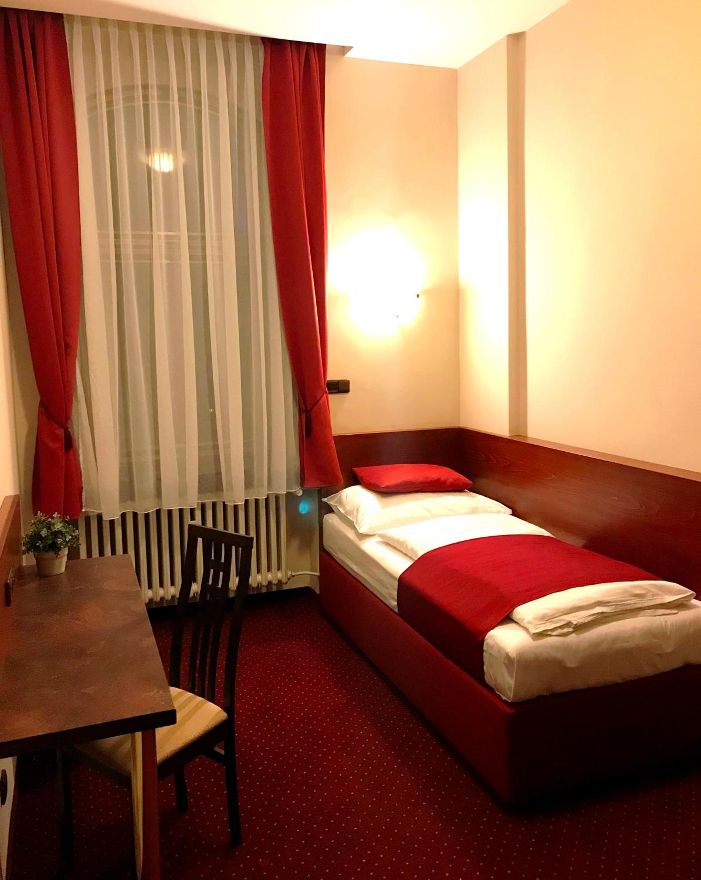 Economy Single Room