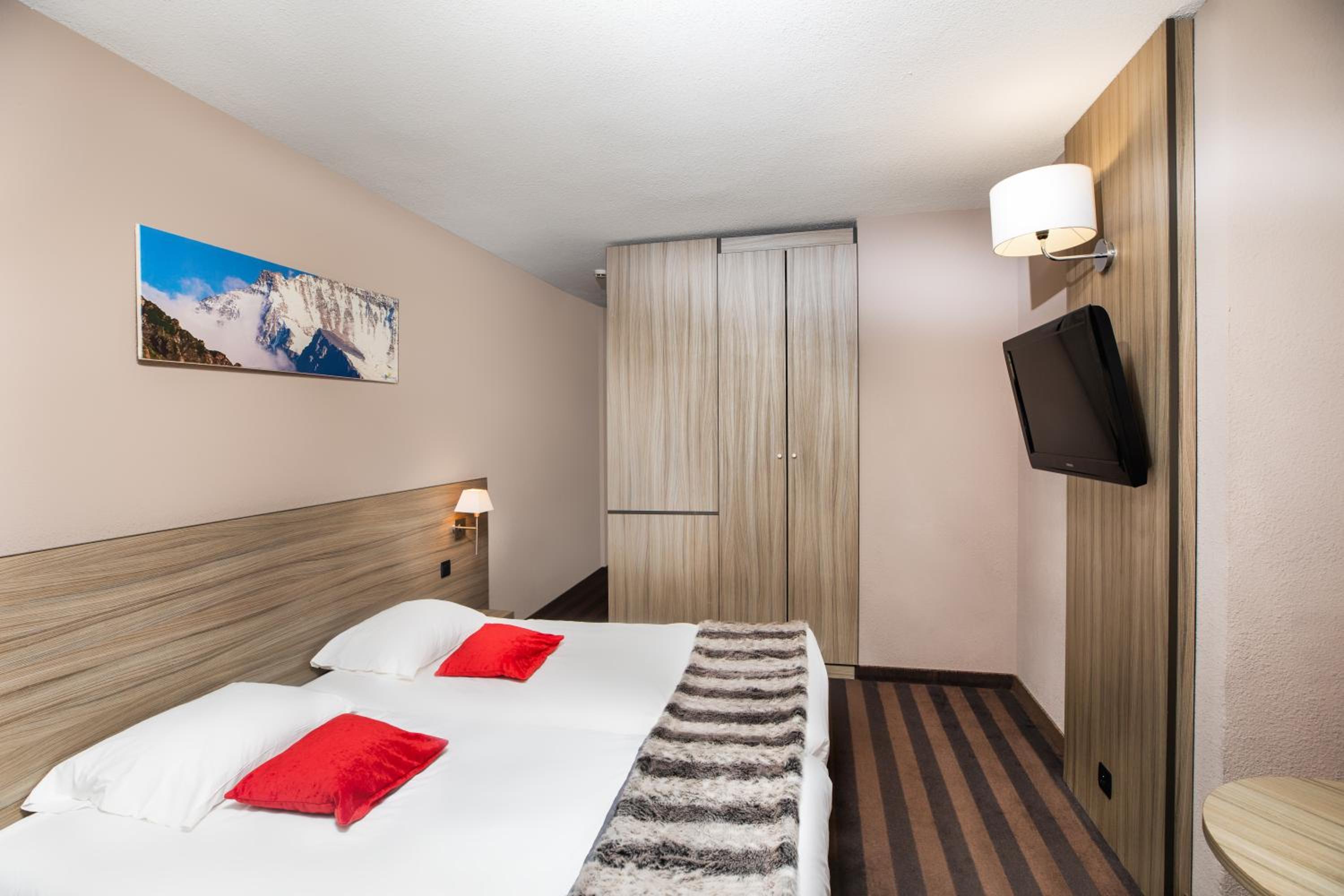 Twin Room - Photo 5
