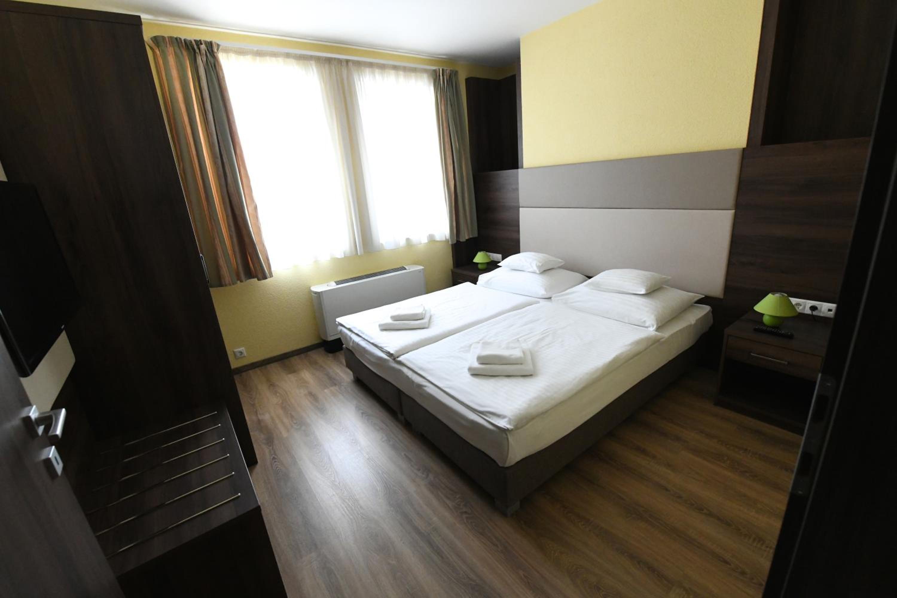 Two-Bedroom Apartment - Photo 3
