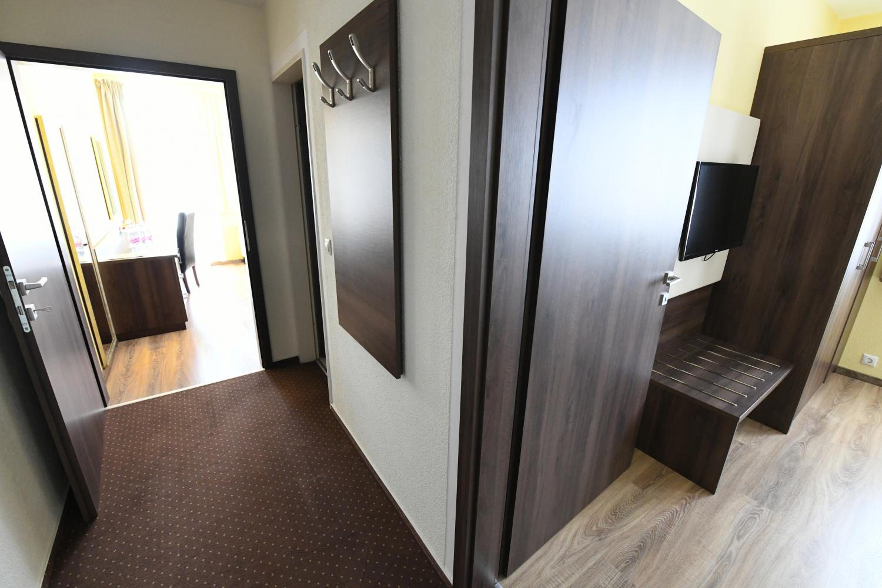 Two-Bedroom Apartment - Photo 8