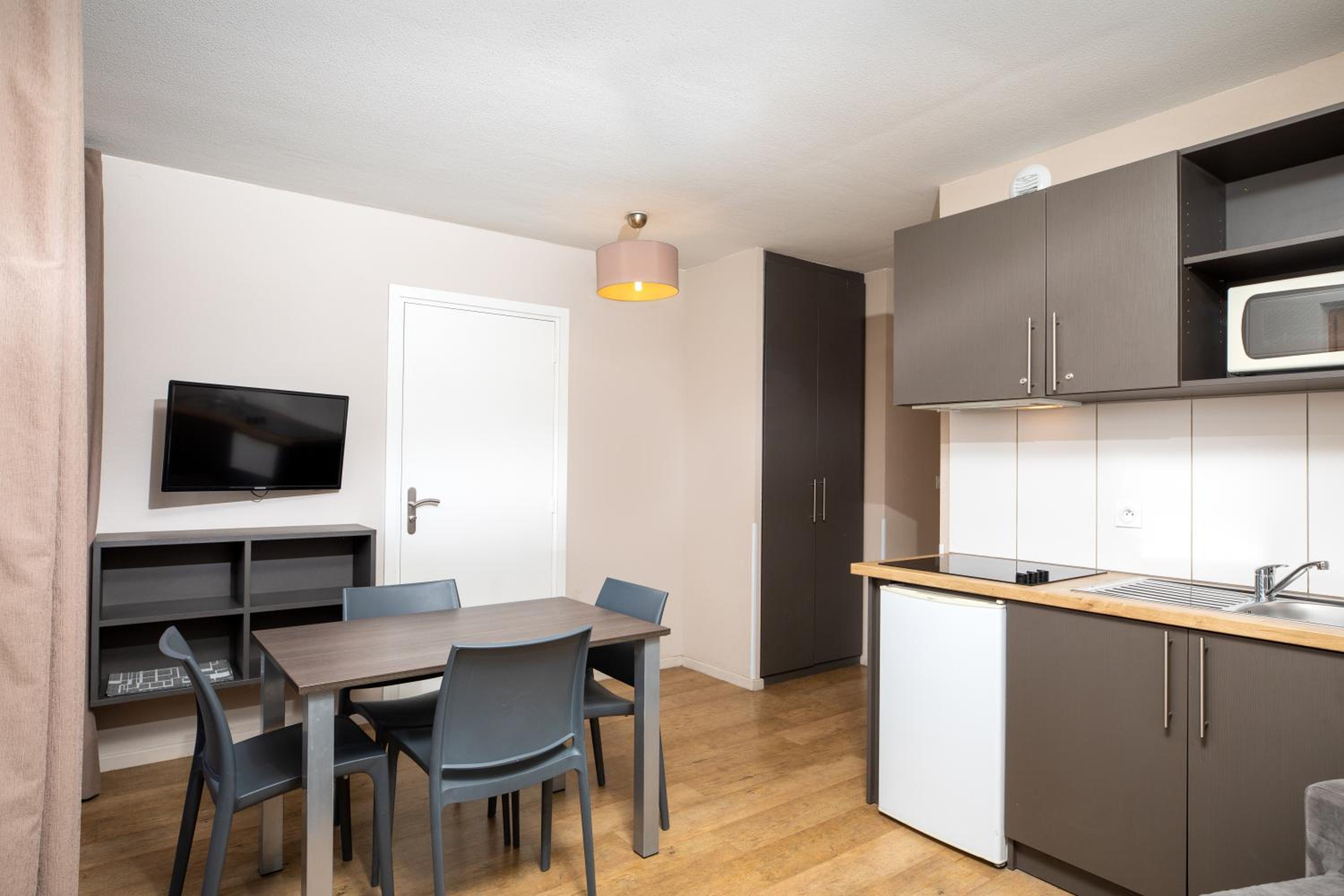 Studio (4 Adults) - Photo 20