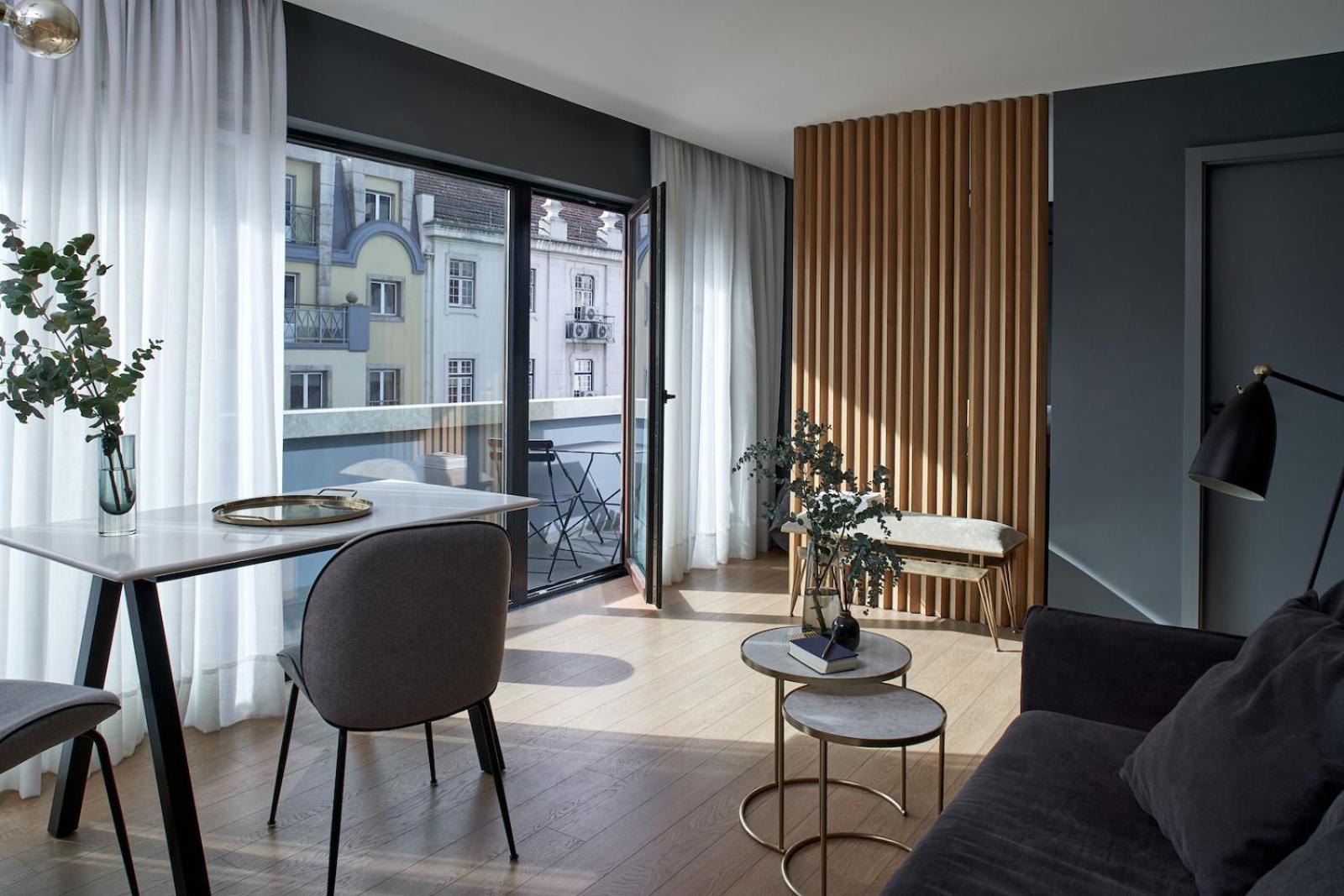 Studio with City View - Photo 5