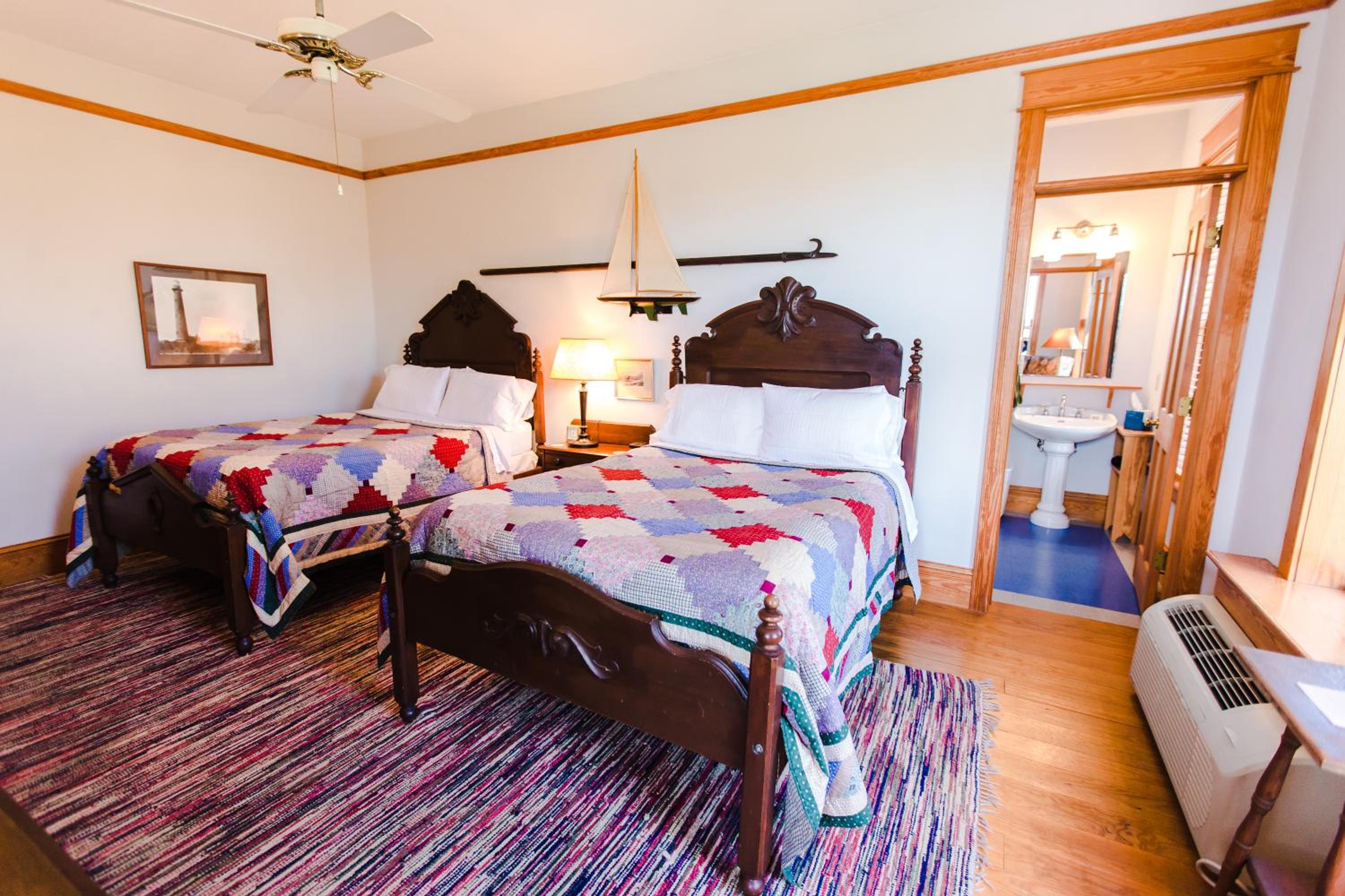 Deluxe Double Room with Side Sea View photo 3