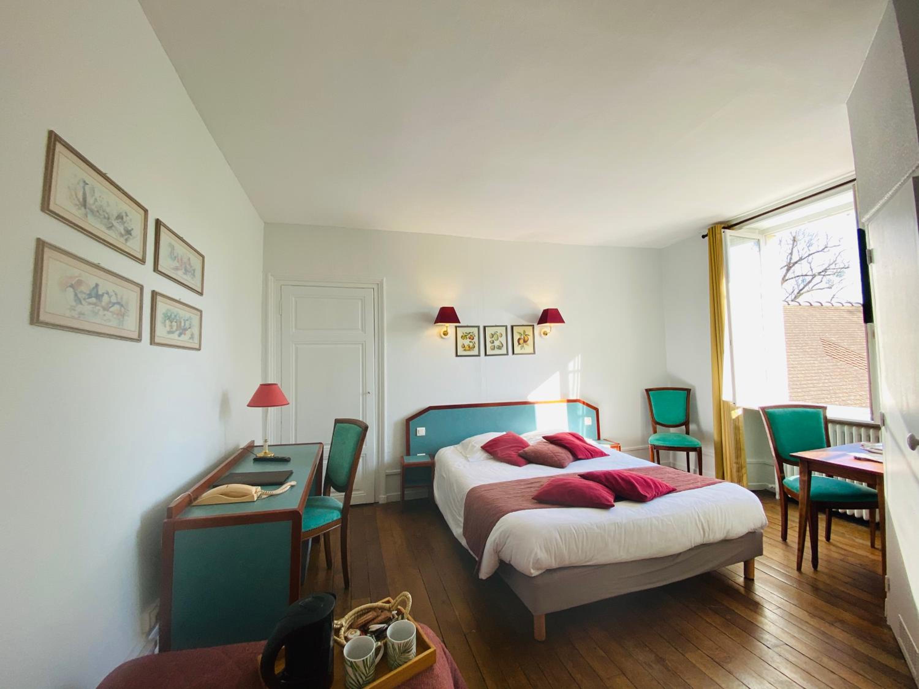 Standard Queen Room photo 2