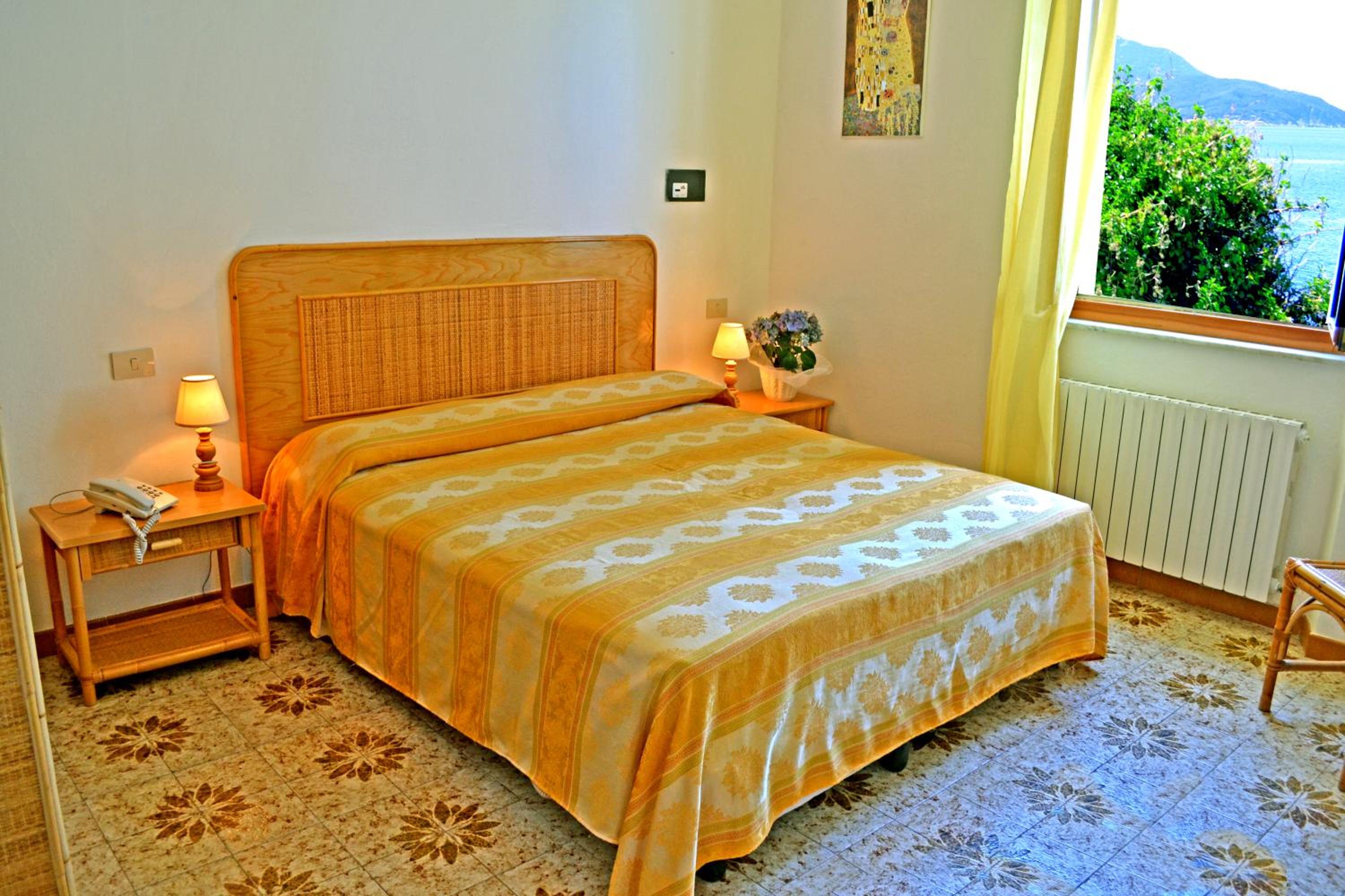 Standard Double Room with Sea View