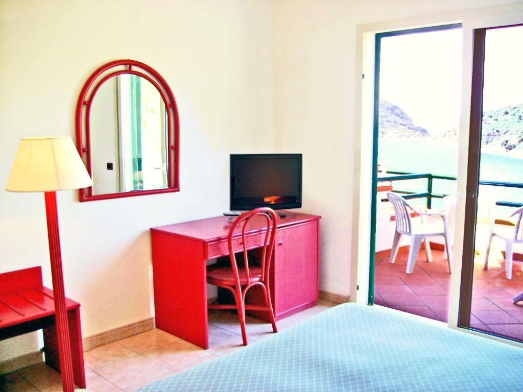 Superior Double Room with Sea View - Photo 1