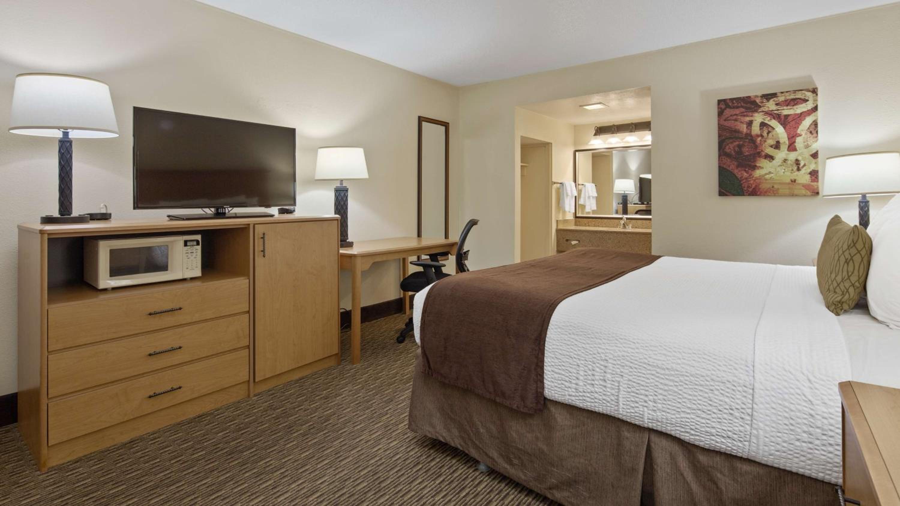 King Room - Non-Smoking - Photo 2
