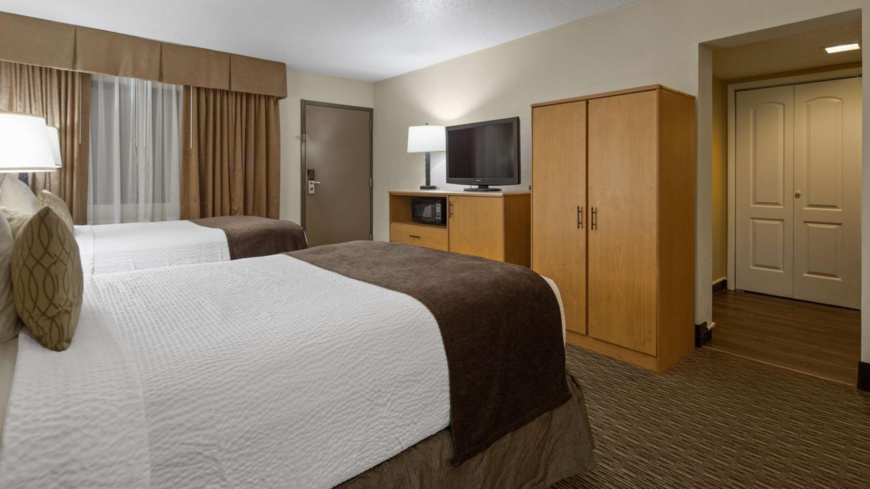Double Room with Two Double Beds and Kitchenette - Photo 1