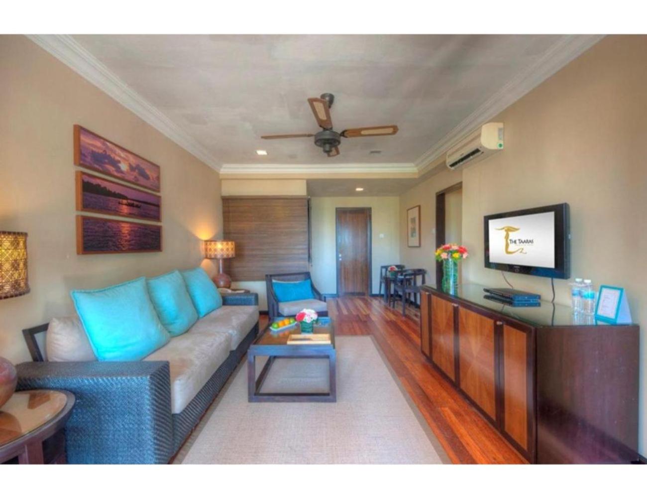 Ocean Front Suite - Photo 4
