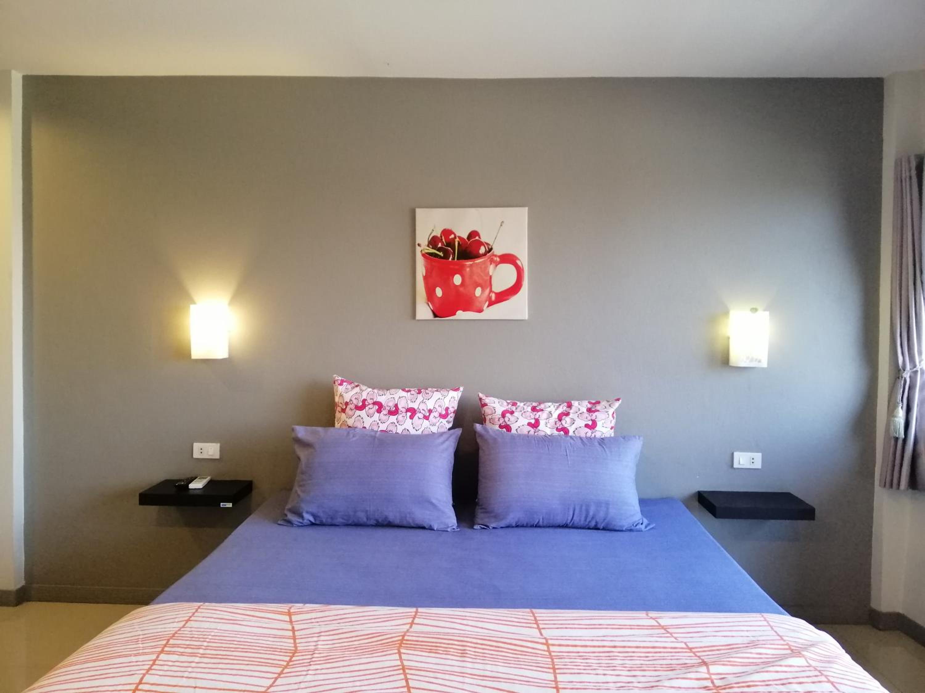 Deluxe Room (2 Adults + 1 Child) - Photo 6