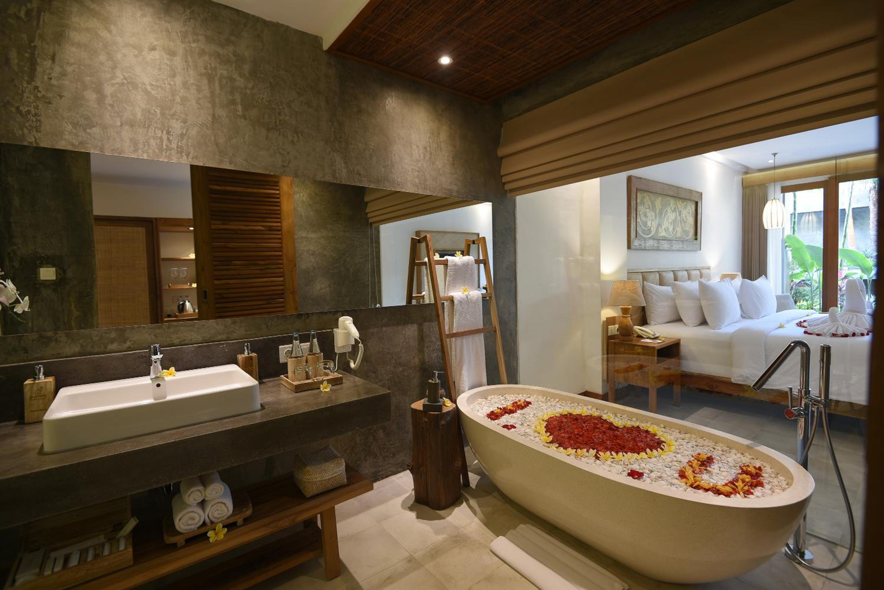 Suite Pool Access - Photo 38