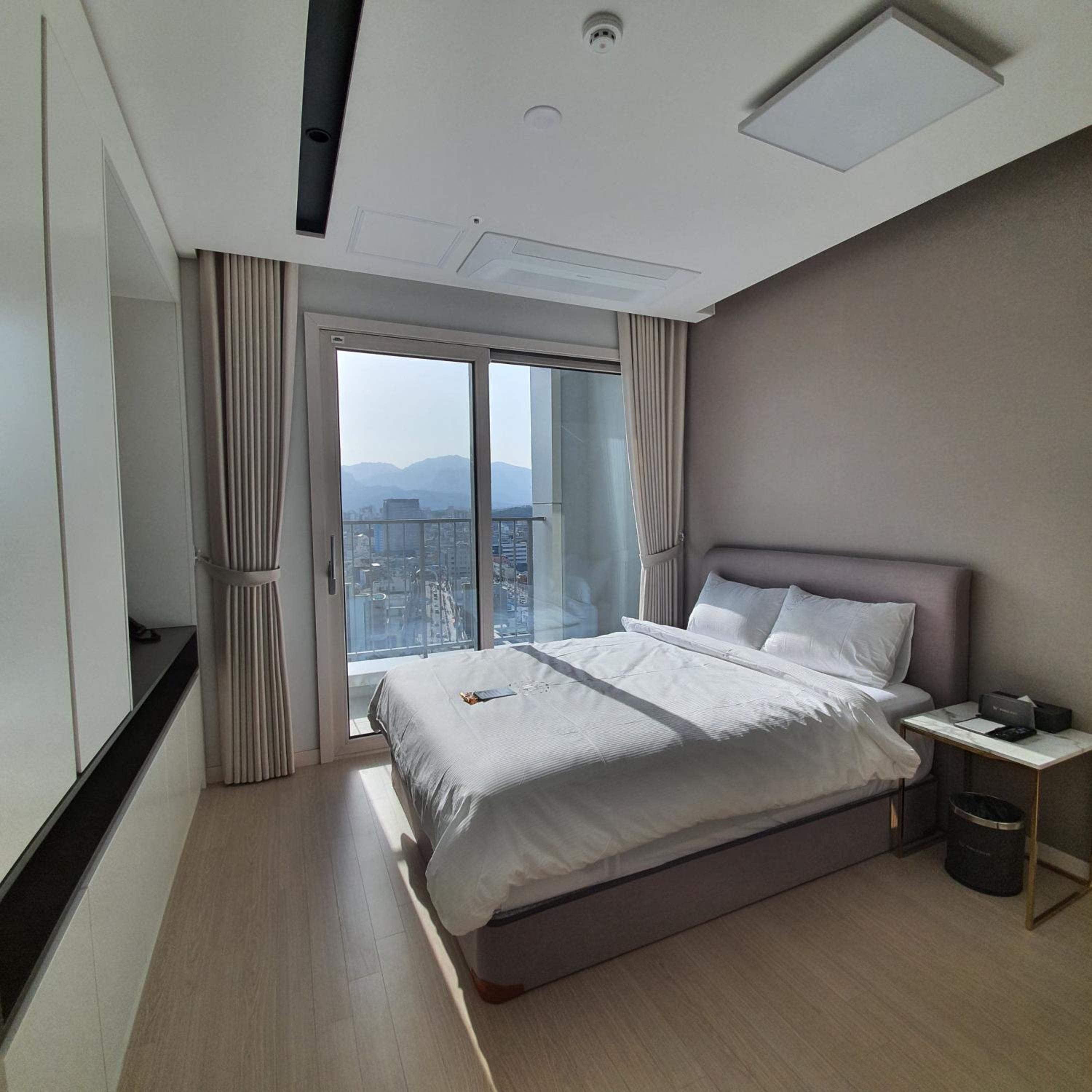 Double Room with Mountain View - Photo 11