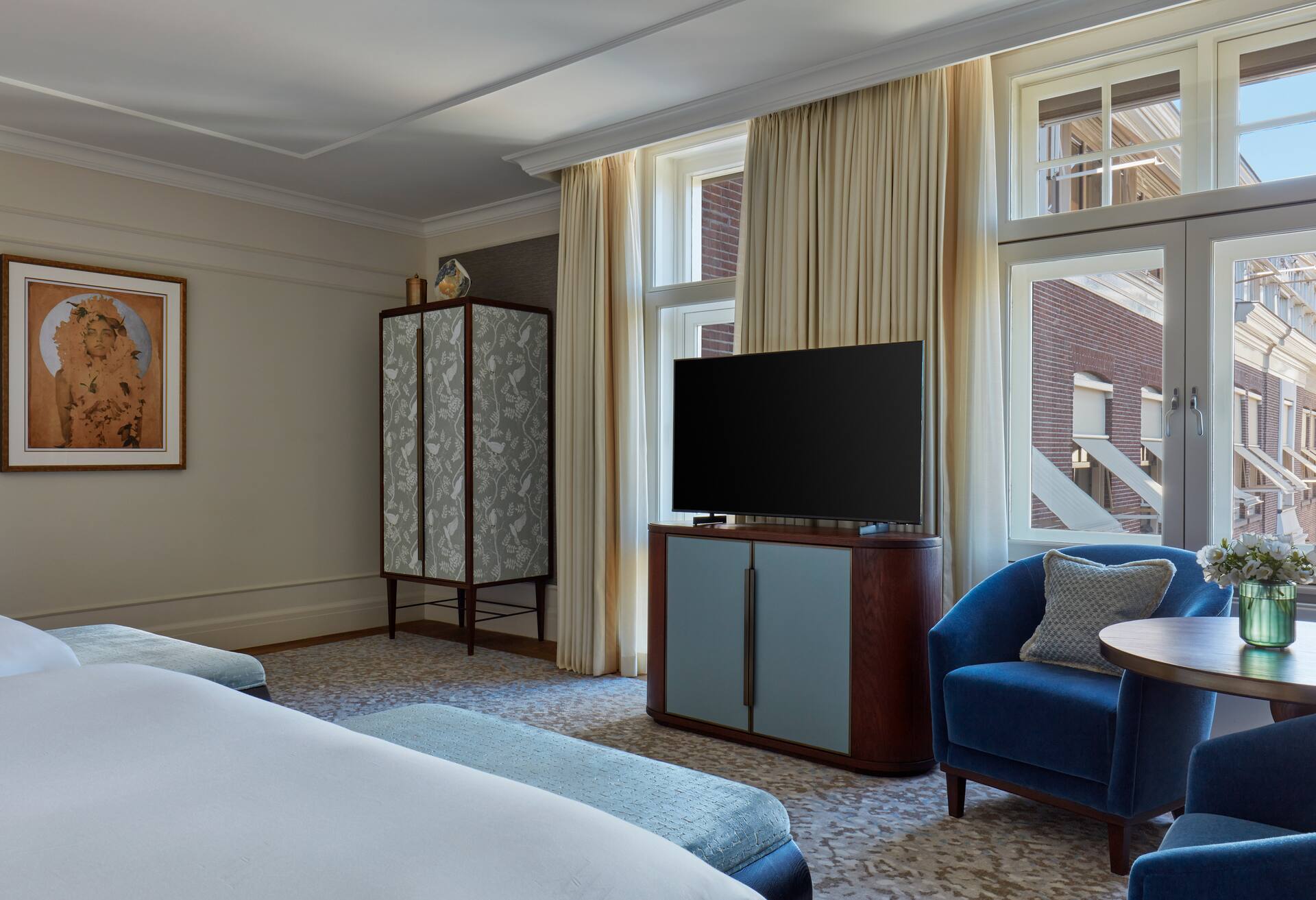 Twin Grand Premier Room thumbnail 5