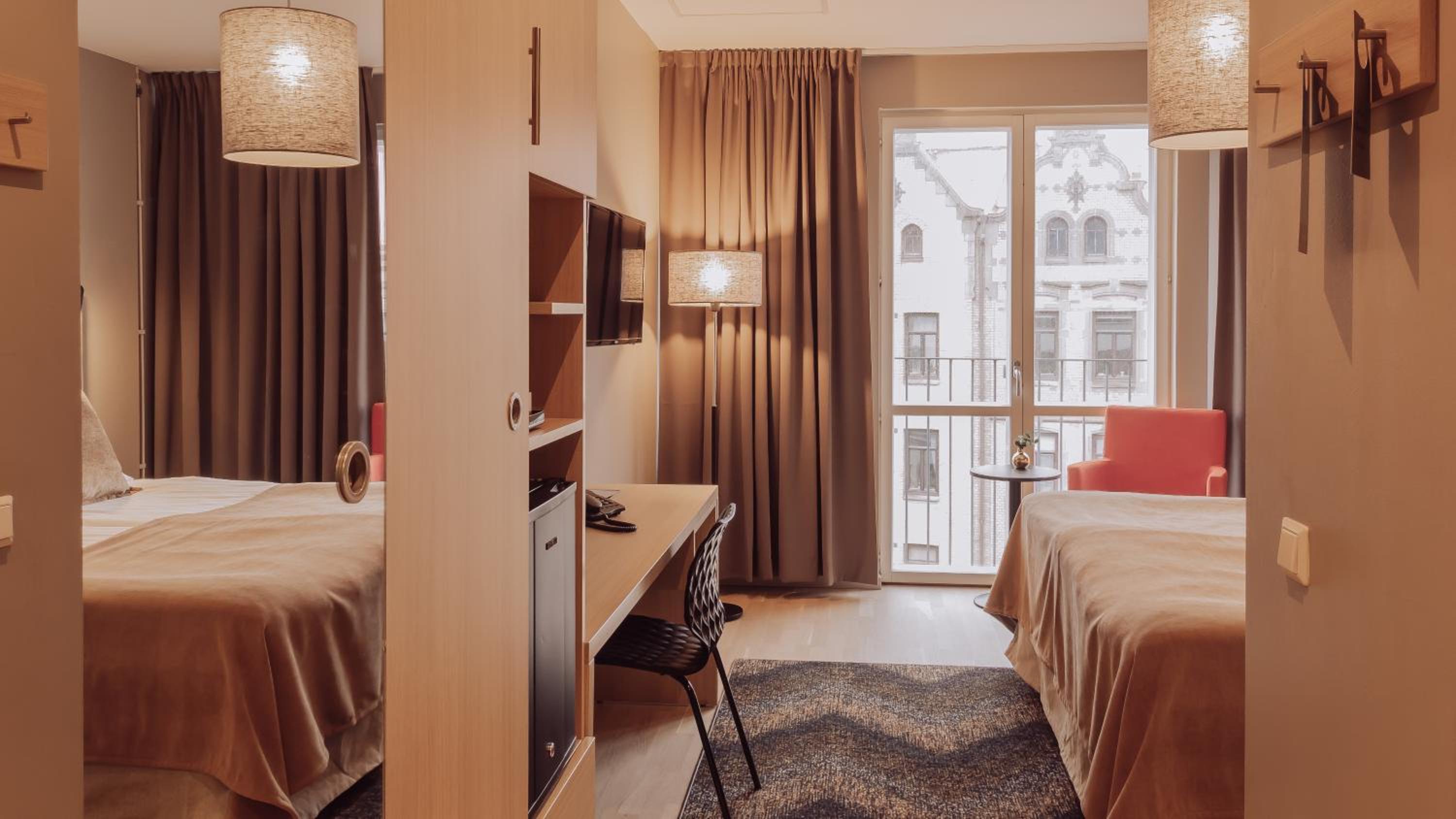 Standard Twin Room - Photo 4
