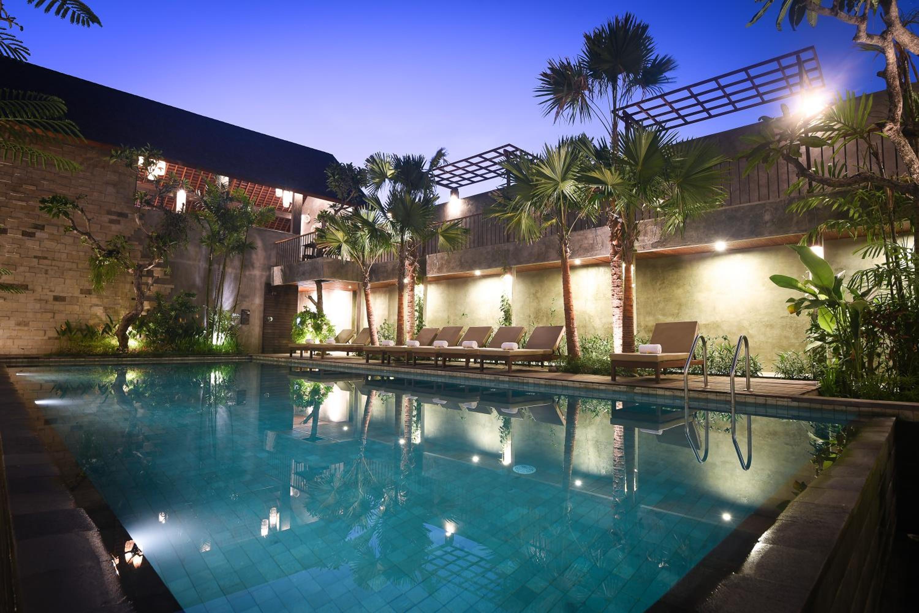 Suite with Pool View - Photo 5