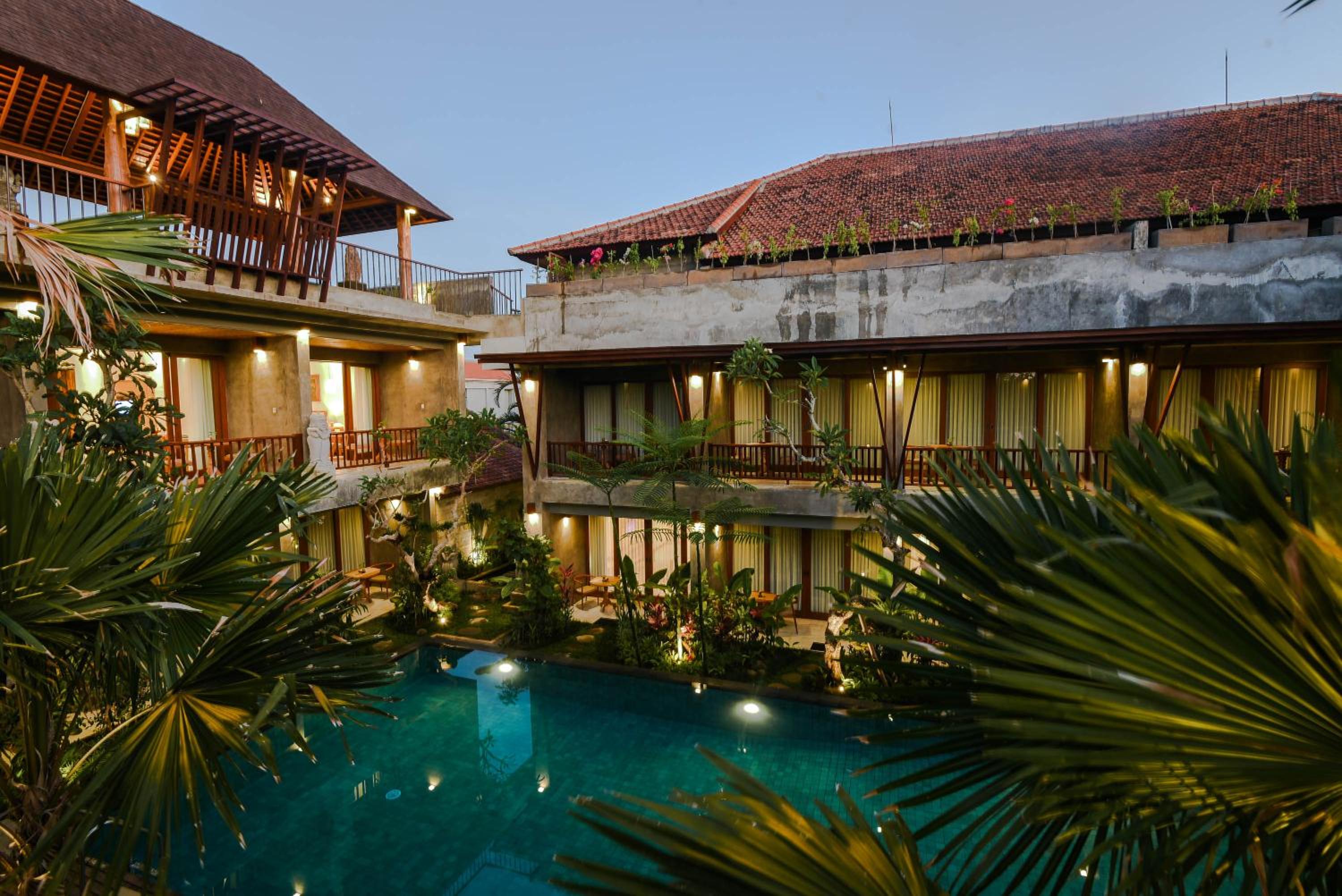 Suite with Pool View - Photo 40