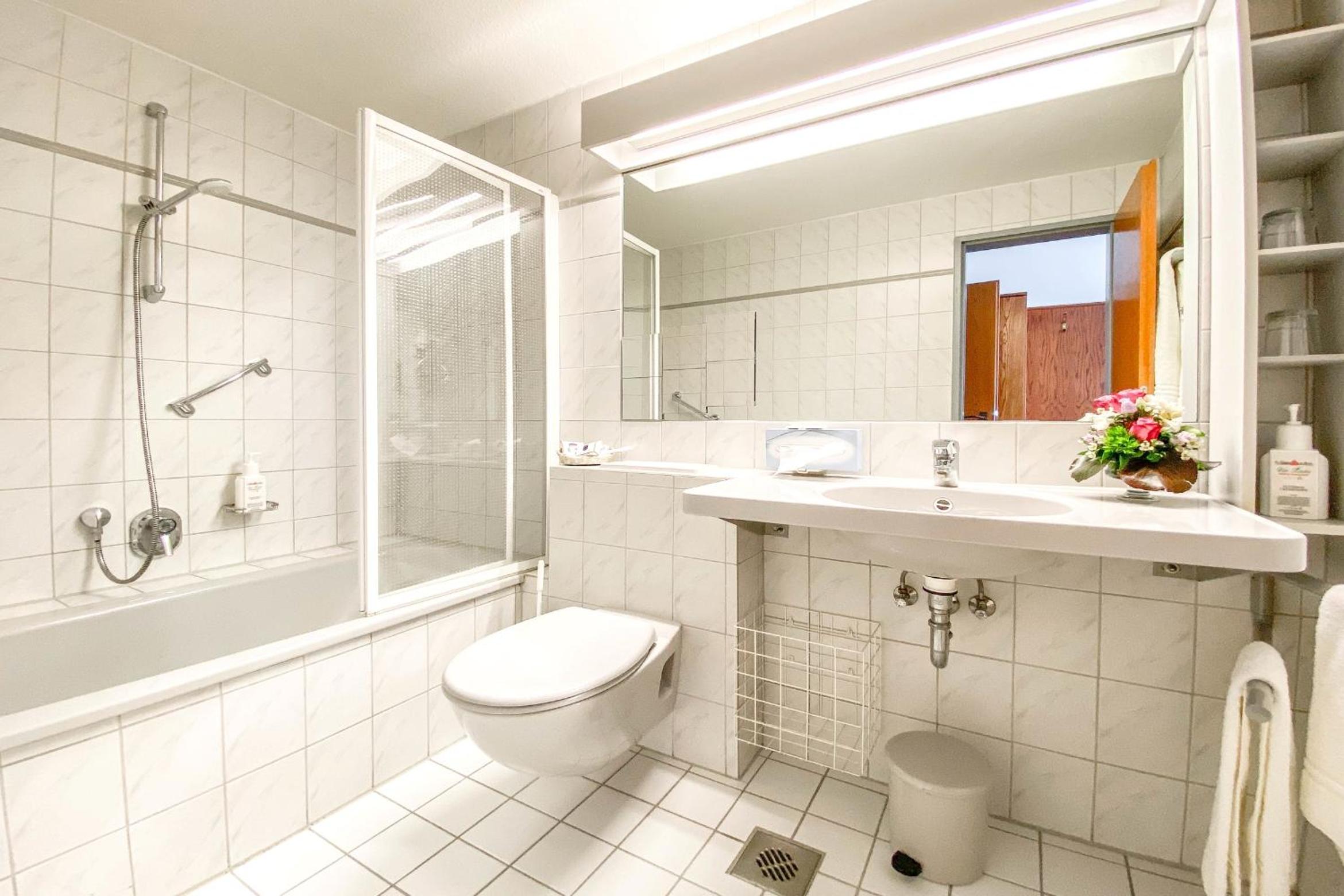 Classic Single Room with Shower photo 2